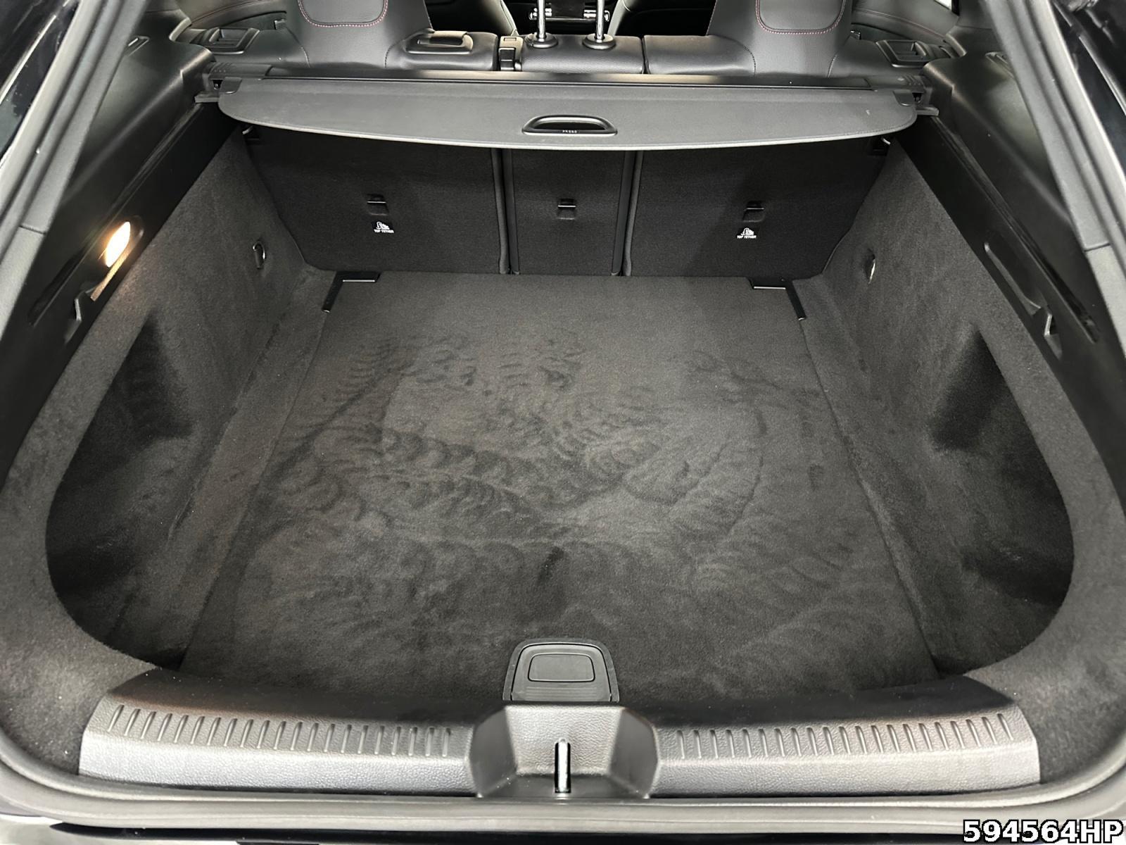 Fahrzeugabbildung Mercedes-Benz CLA 200 Shooting Brake AMG Night Panorama Ambiente Soundsys