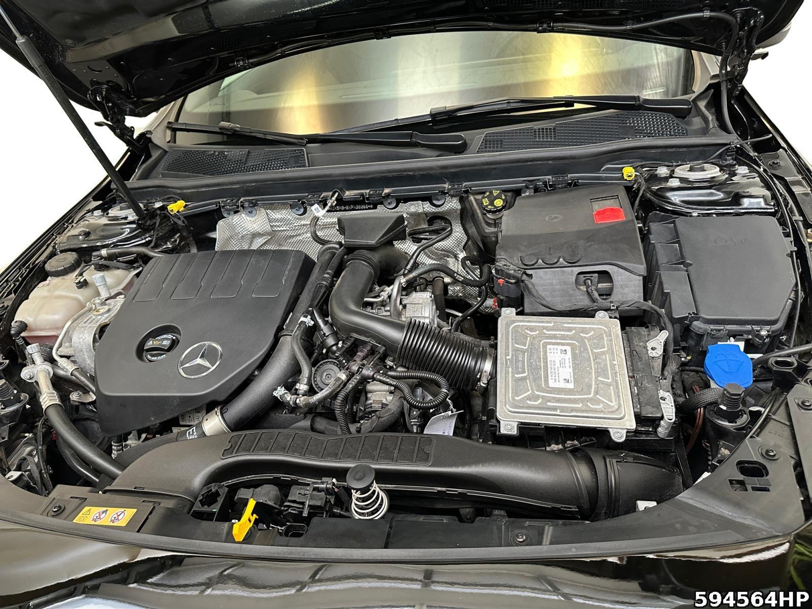 Fahrzeugabbildung Mercedes-Benz CLA 200 Shooting Brake AMG Night Panorama Ambiente Soundsys