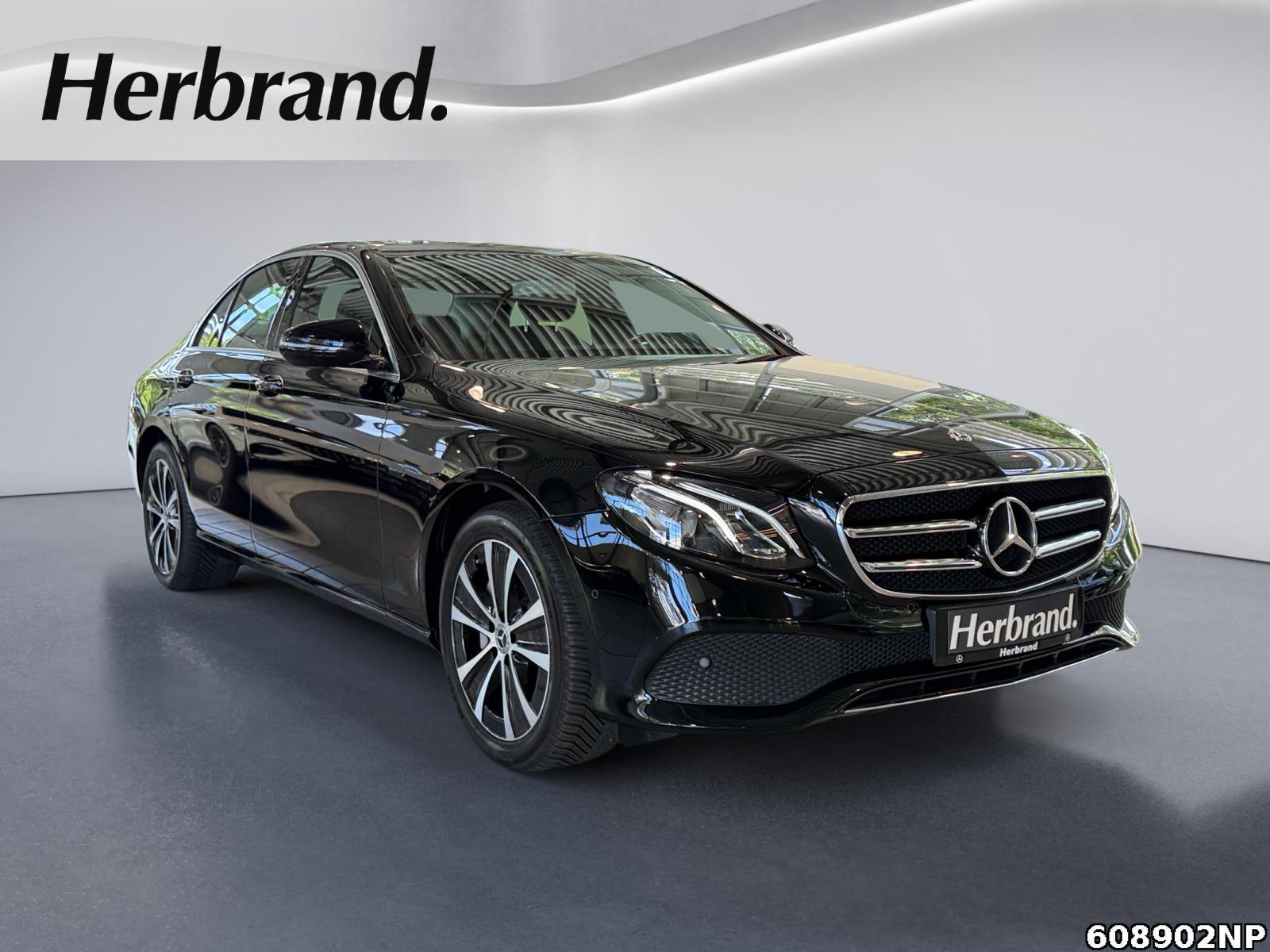 Fahrzeugabbildung Mercedes-Benz E 300 Avantgarde Widescreen Kamera Ambiente
