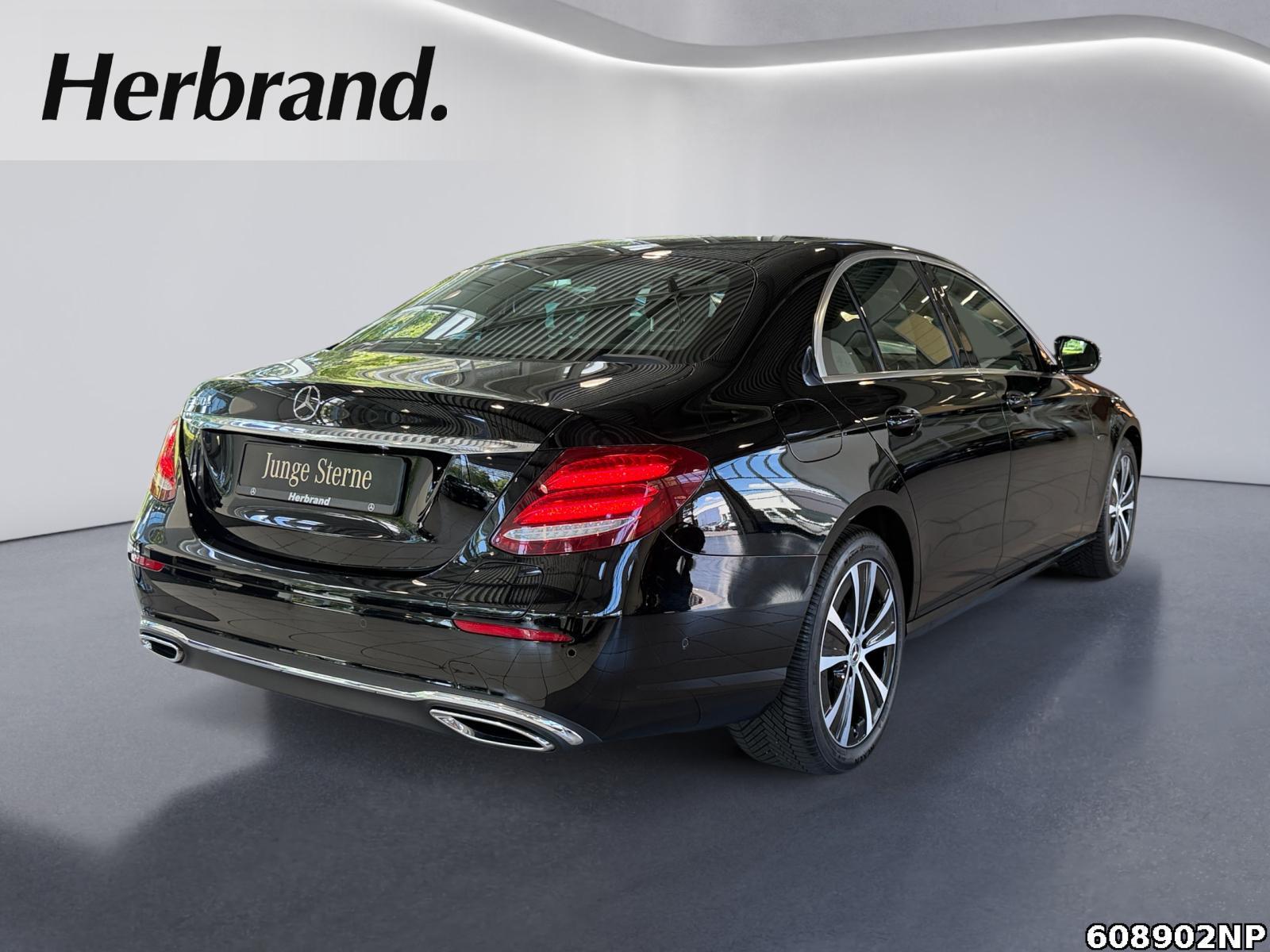 Fahrzeugabbildung Mercedes-Benz E 300 Avantgarde Widescreen Kamera Ambiente