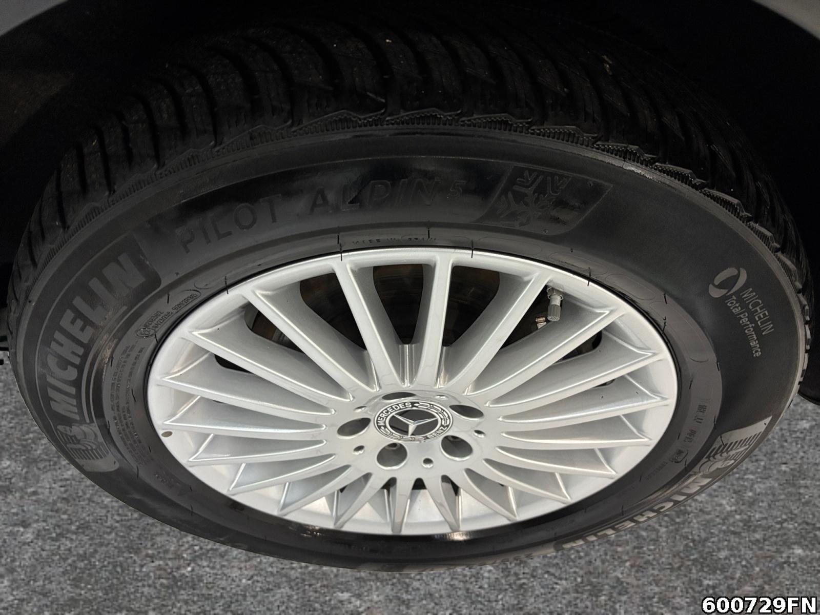 Fahrzeugabbildung Mercedes-Benz V 300 d 4Matic*LED*360°Kamera*Distronic*Navi*
