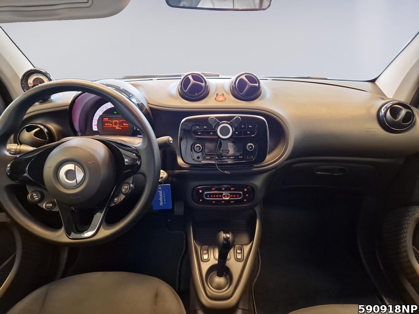 Fahrzeugabbildung Smart ForTwo EQ Cabrio 22 KW Cool & Audio LMF