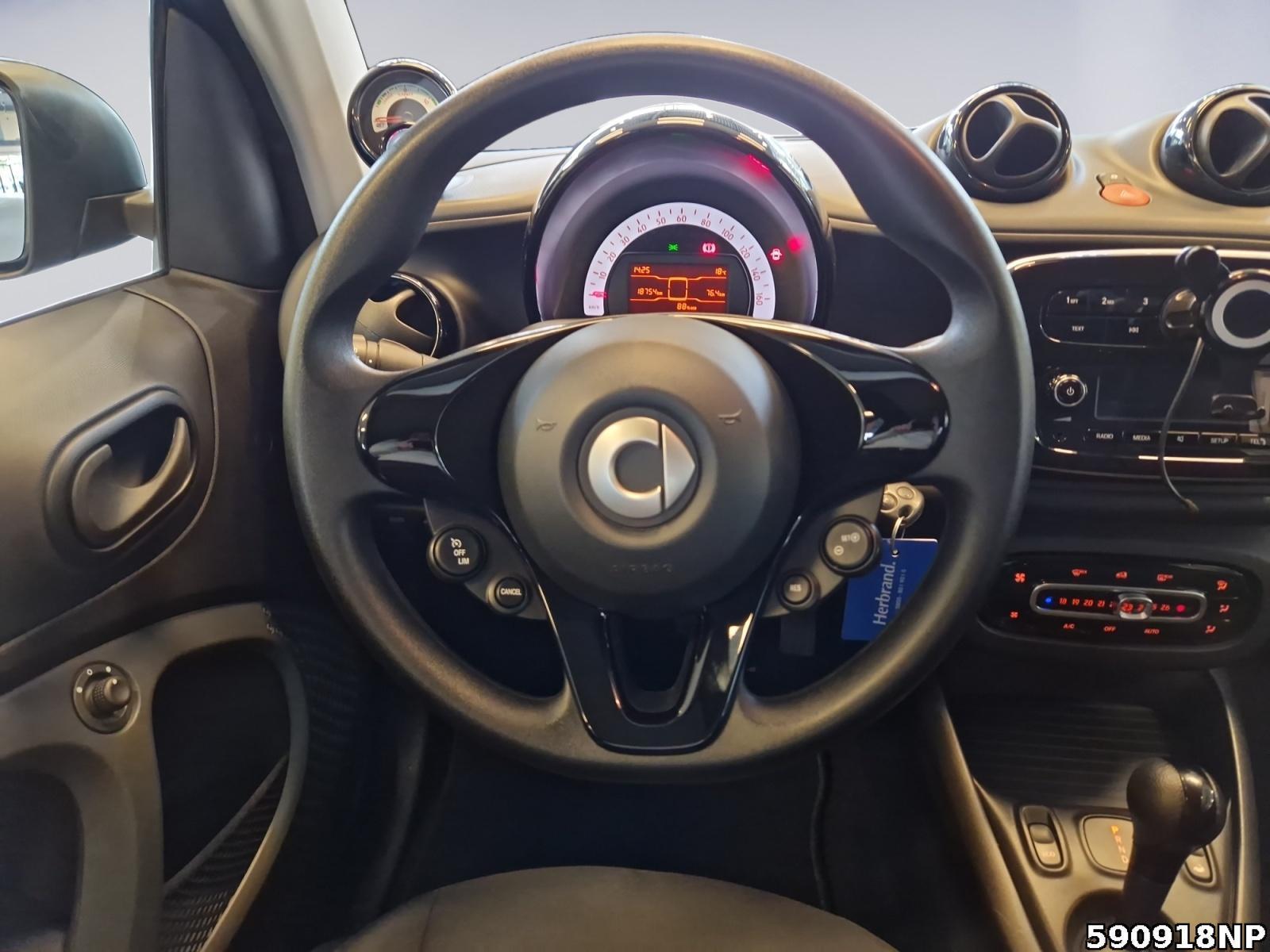 Fahrzeugabbildung Smart ForTwo EQ Cabrio 22 KW Cool & Audio LMF