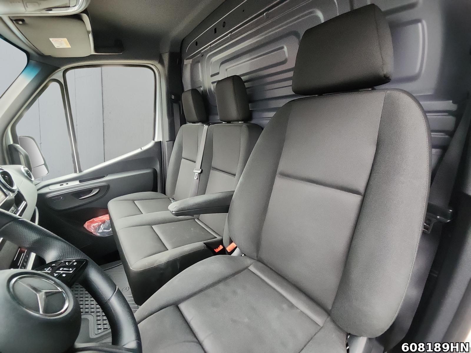 Fahrzeugabbildung Mercedes-Benz Sprinter 317 CDI Kasten*L2H2*Schwingsitz*Kamera
