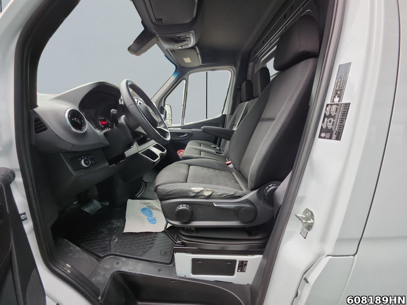 Fahrzeugabbildung Mercedes-Benz Sprinter 317 CDI Kasten*L2H2*Schwingsitz*Kamera