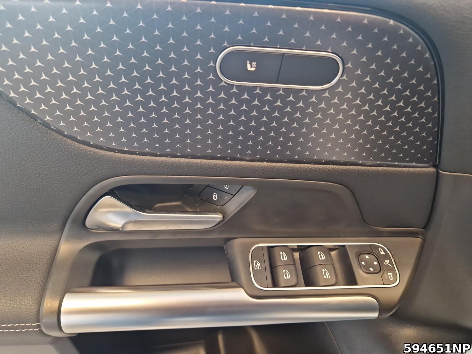 Fahrzeugabbildung Mercedes-Benz GLA 200 Progressive AHK Kamera THERMOTRONIC