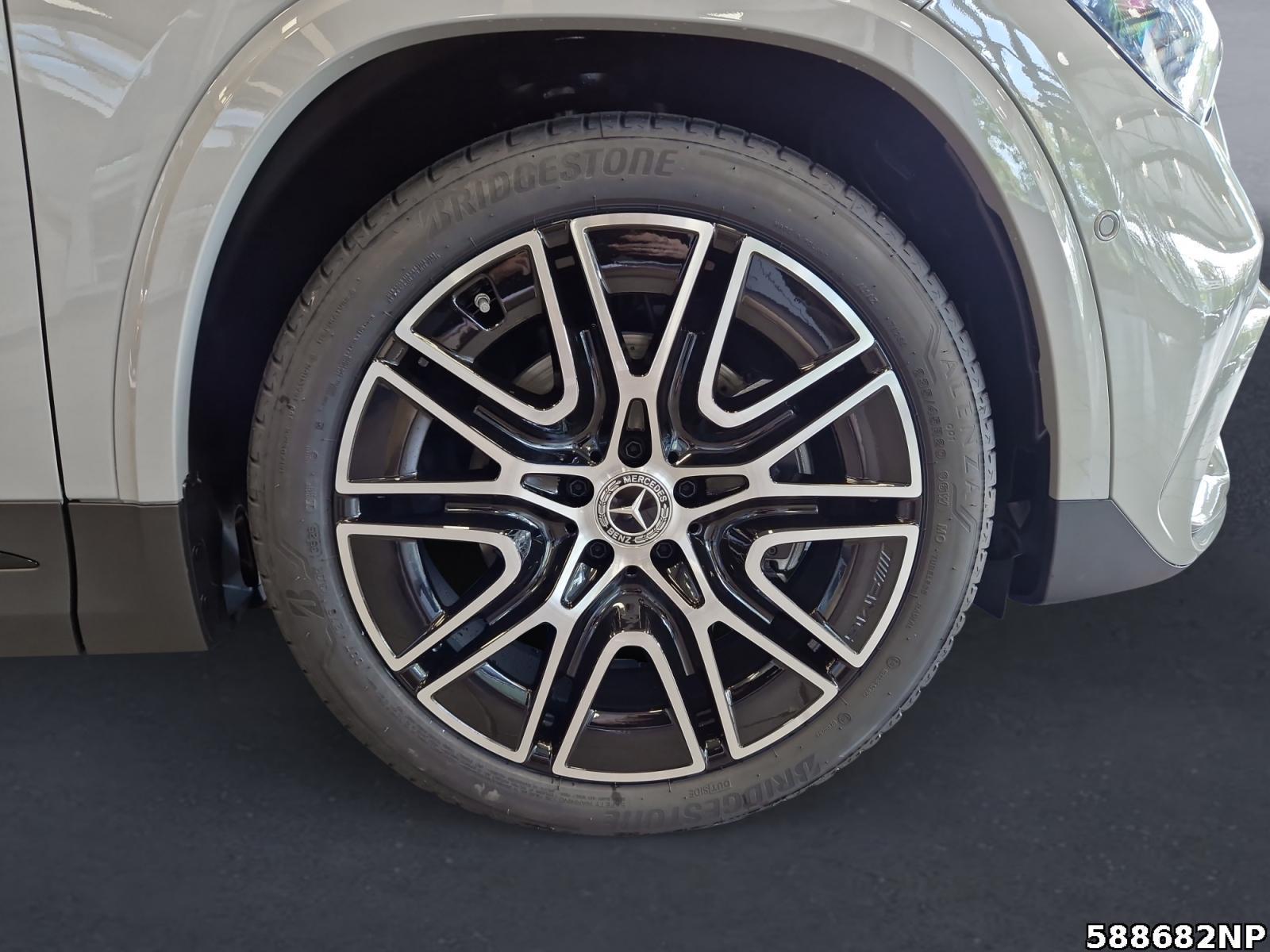 Fahrzeugabbildung Mercedes-Benz GLA 200 AMG+SPECIAL+MULTI+AHK+KEYLESS+360°+TOTW
