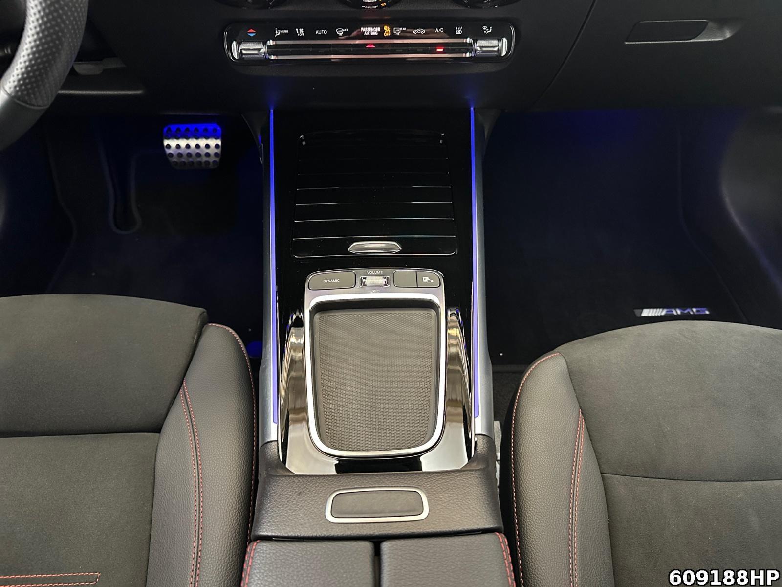 Fahrzeugabbildung Mercedes-Benz EQB 4M AMG AHK DISTRONIC 360° Ambiente LED.