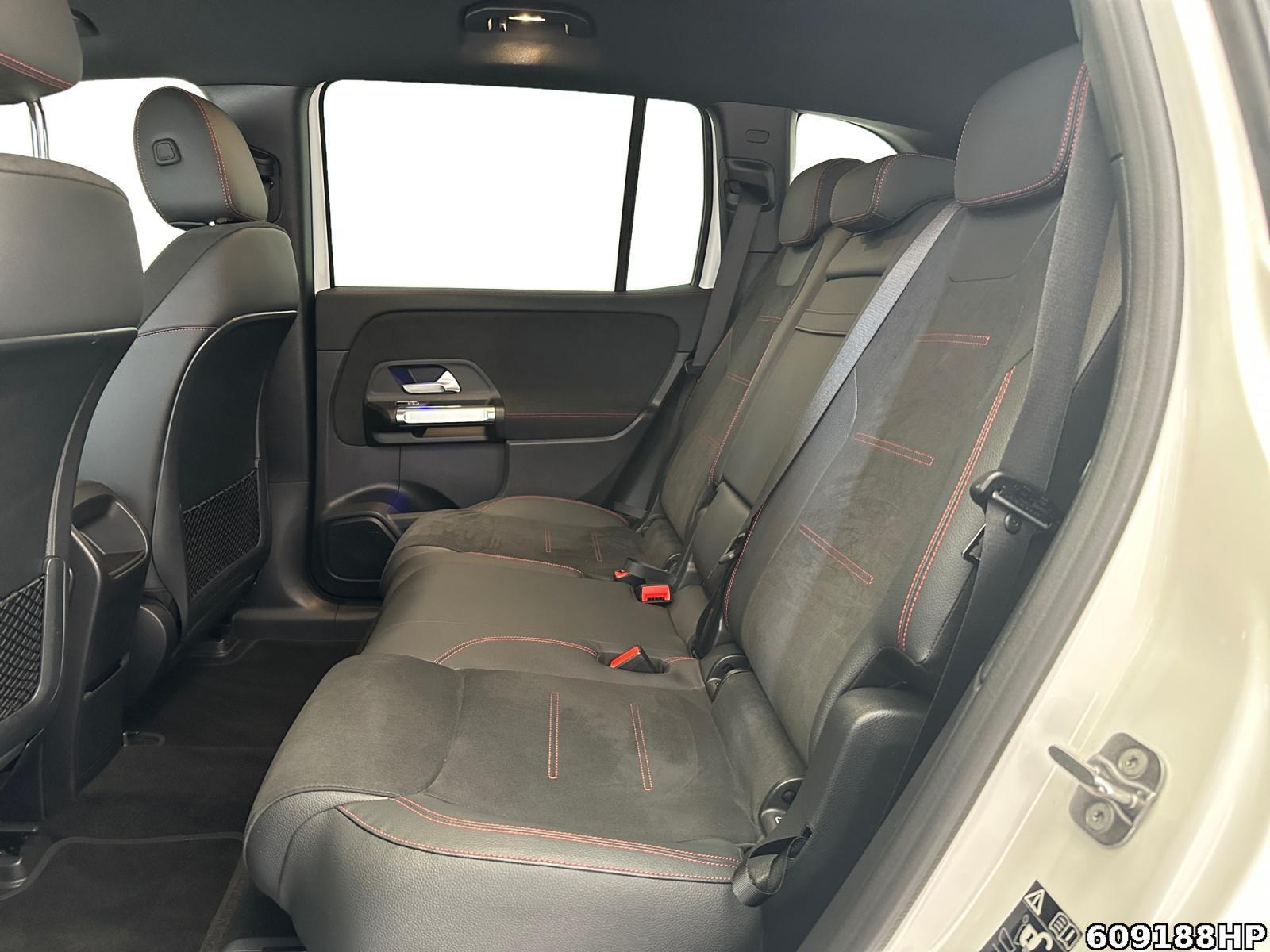 Fahrzeugabbildung Mercedes-Benz EQB 4M AMG AHK DISTRONIC 360° Ambiente LED.