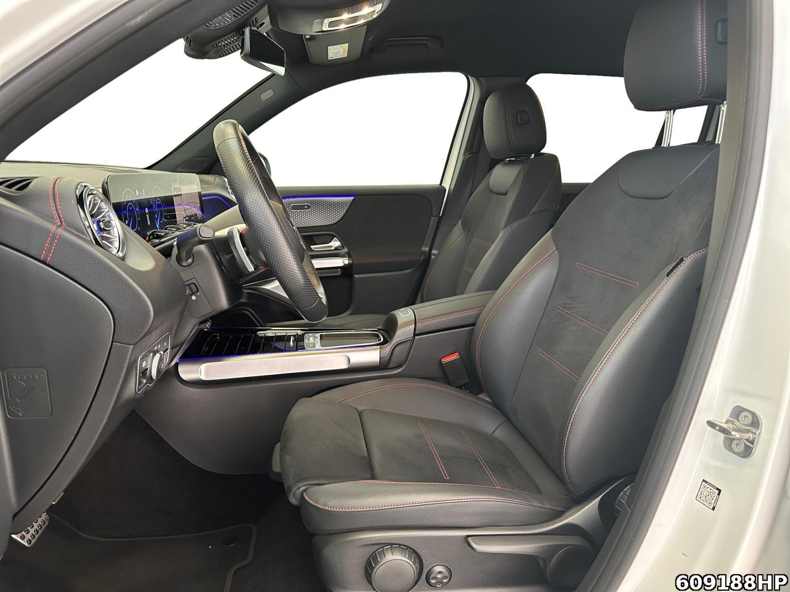 Fahrzeugabbildung Mercedes-Benz EQB 4M AMG AHK DISTRONIC 360° Ambiente LED.