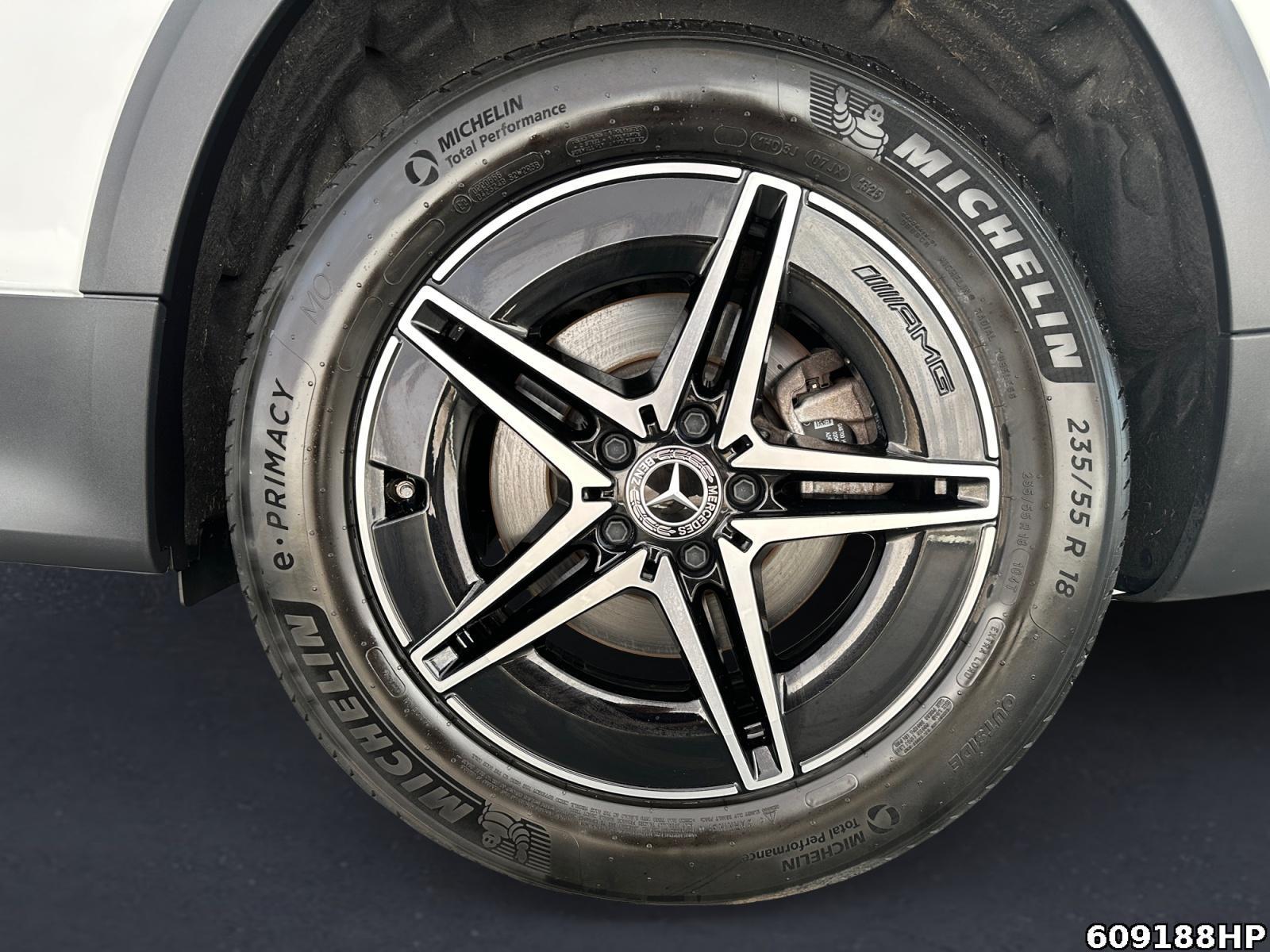 Fahrzeugabbildung Mercedes-Benz EQB 4M AMG AHK DISTRONIC 360° Ambiente LED.