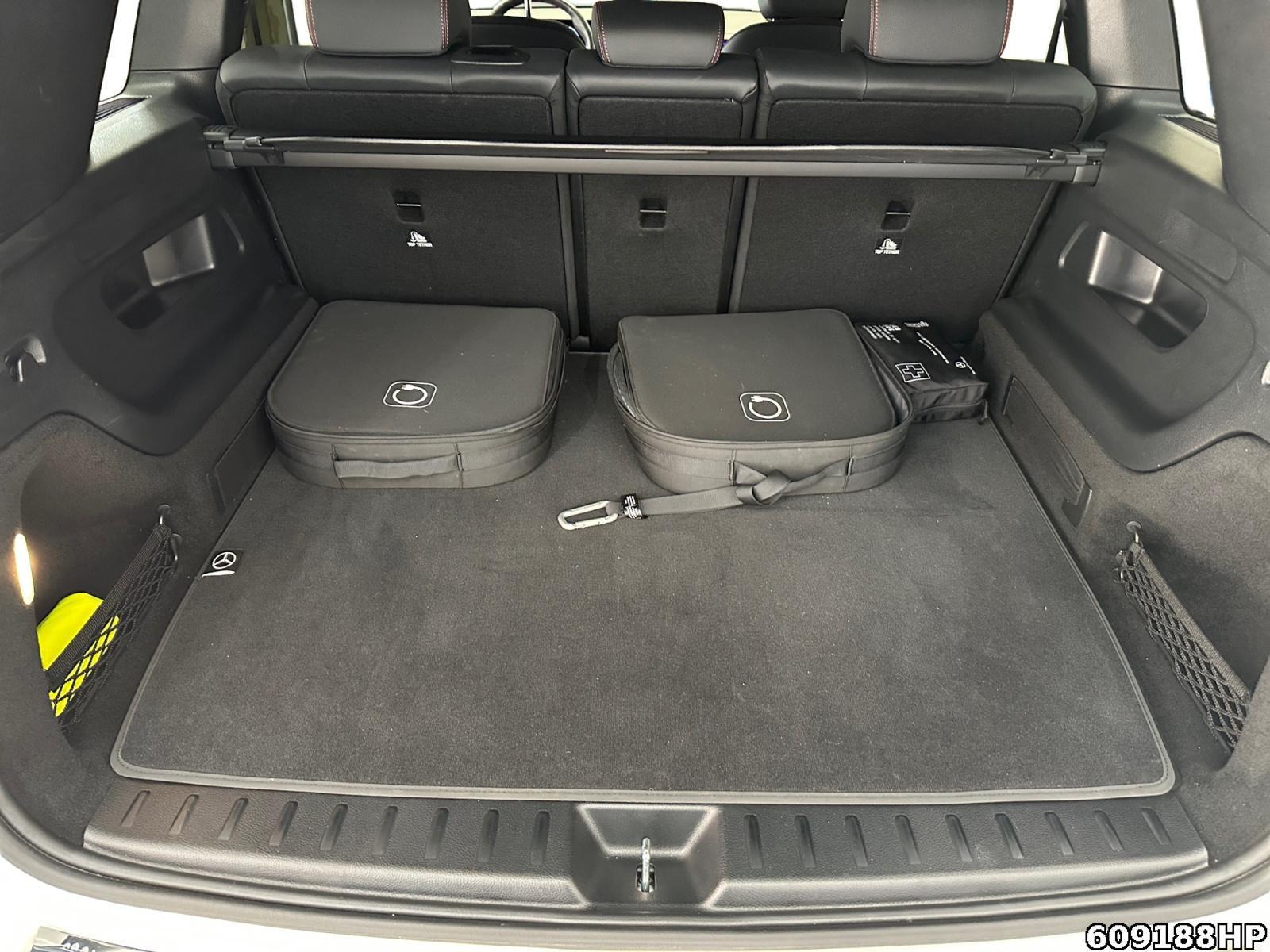 Fahrzeugabbildung Mercedes-Benz EQB 4M AMG AHK DISTRONIC 360° Ambiente LED.