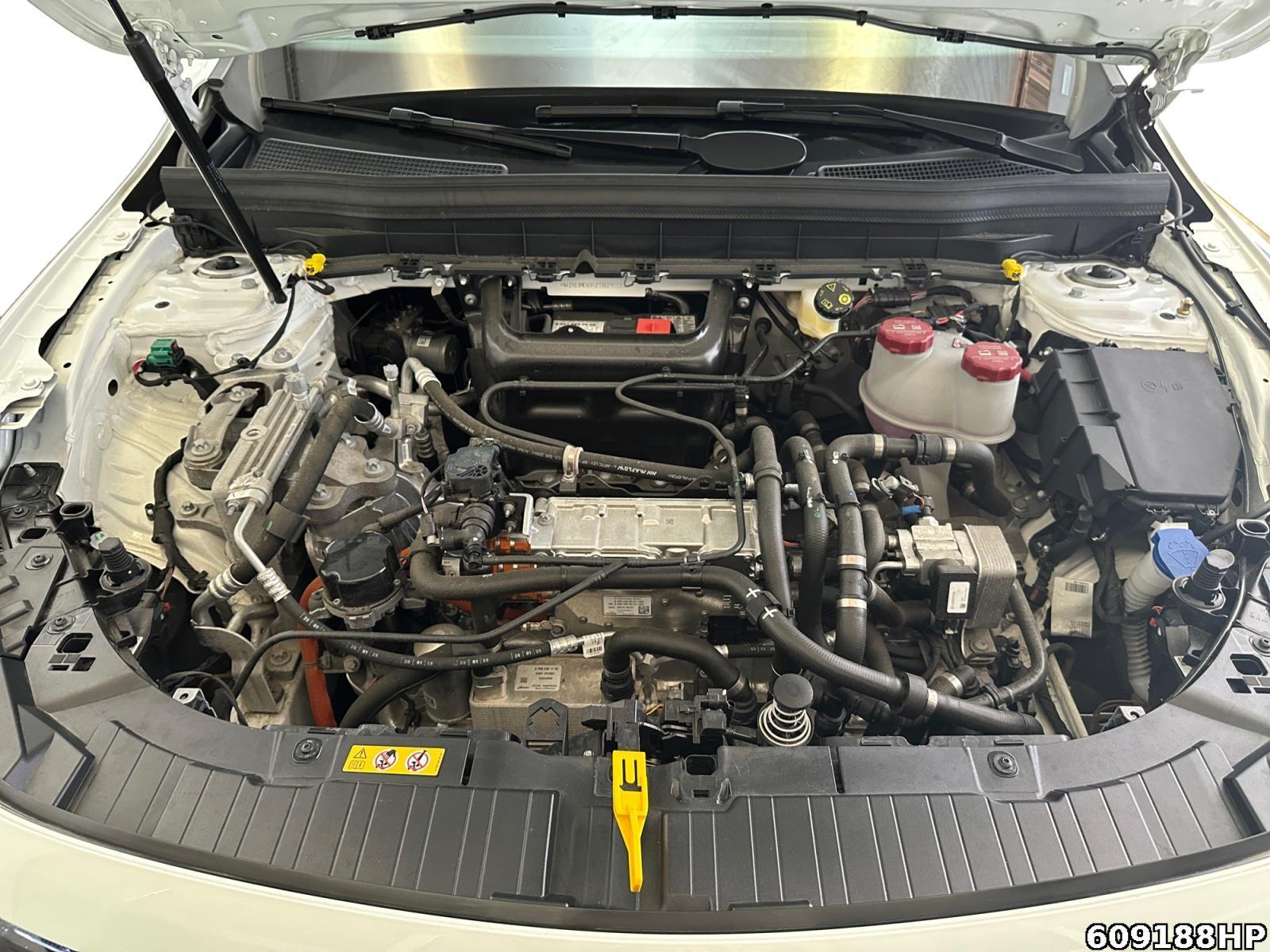 Fahrzeugabbildung Mercedes-Benz EQB 4M AMG AHK DISTRONIC 360° Ambiente LED.