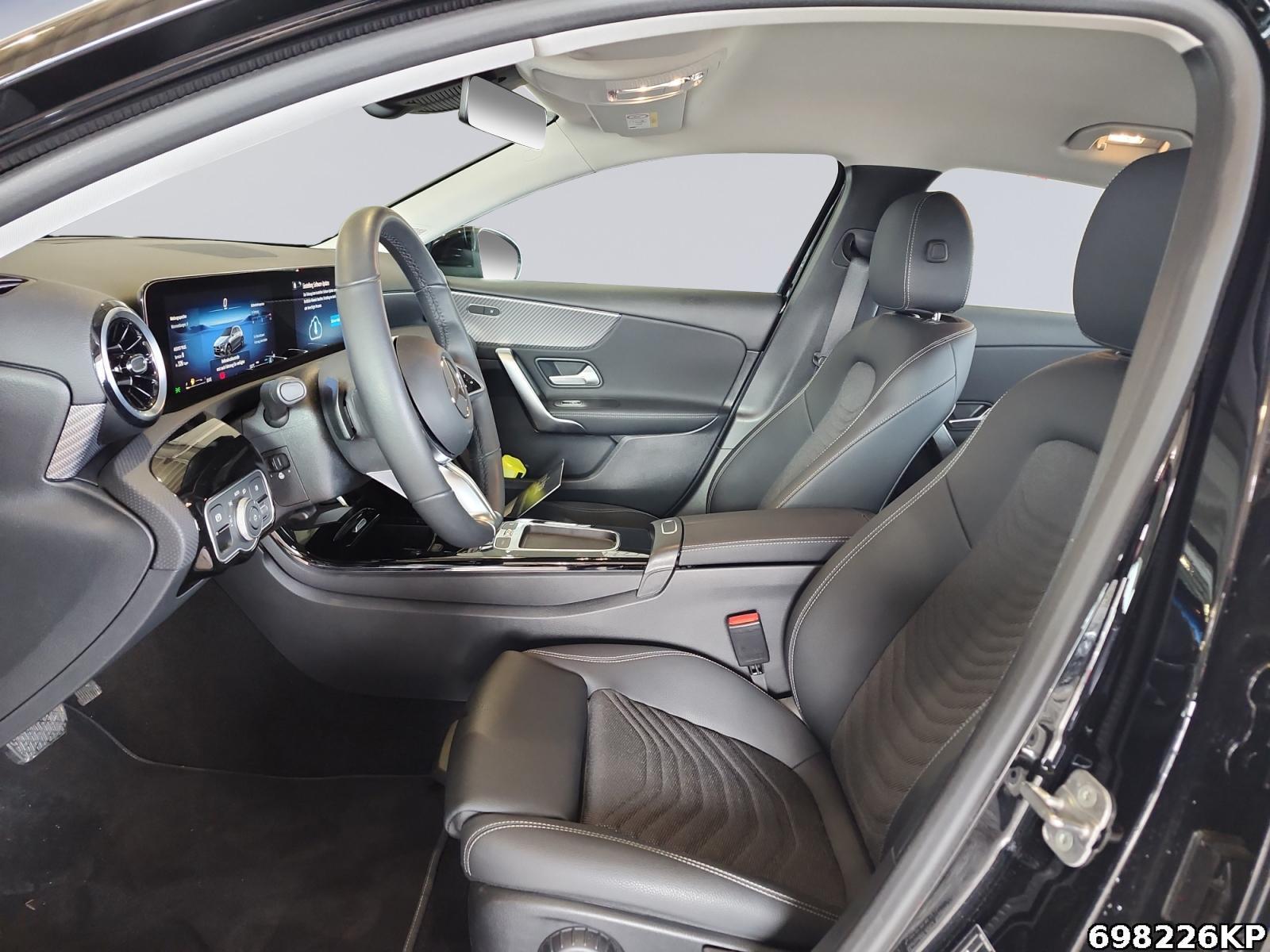 Fahrzeugabbildung Mercedes-Benz A 180 Progressive AHK Kamera Lenkradhzg.
