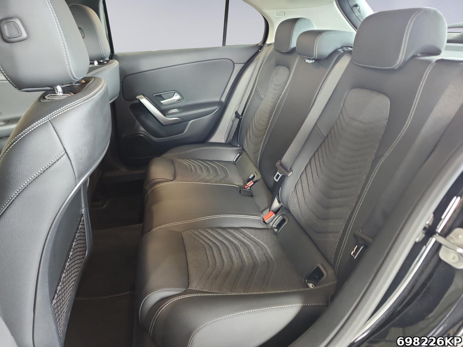 Fahrzeugabbildung Mercedes-Benz A 180 Progressive AHK Kamera Lenkradhzg.