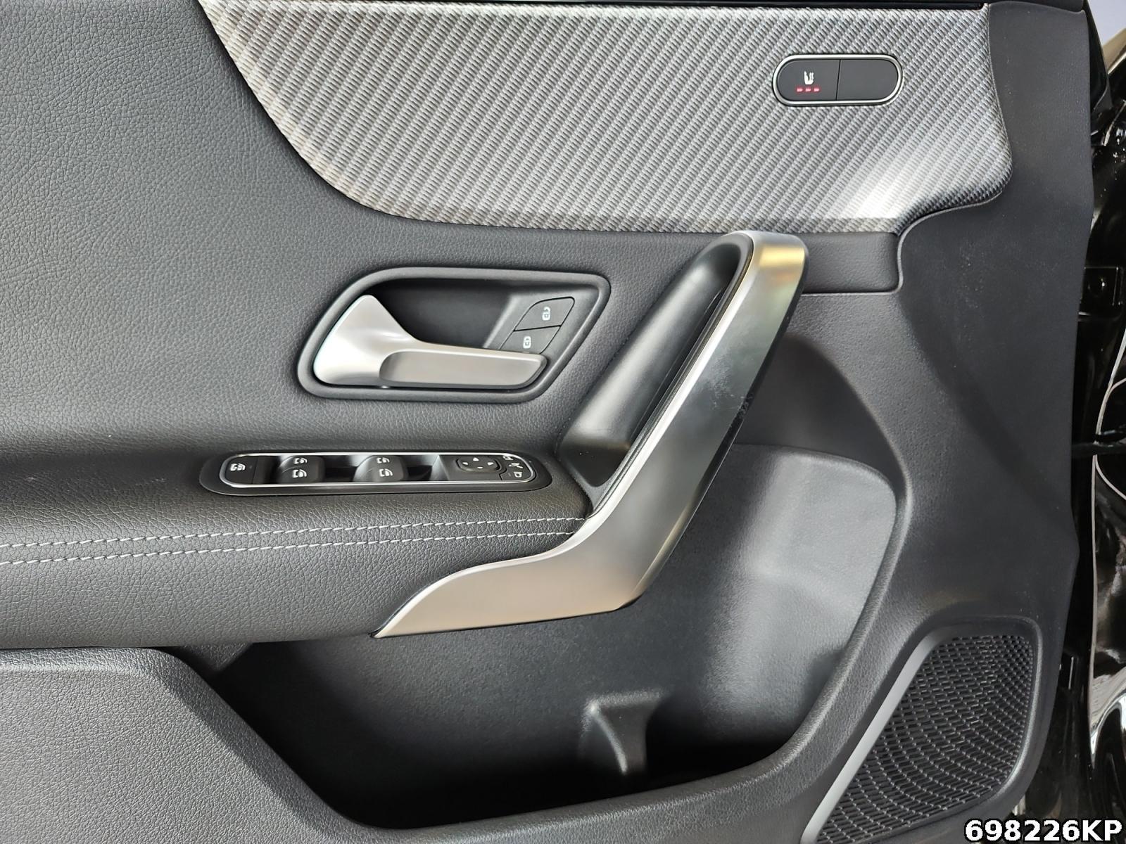 Fahrzeugabbildung Mercedes-Benz A 180 Progressive AHK Kamera Lenkradhzg.