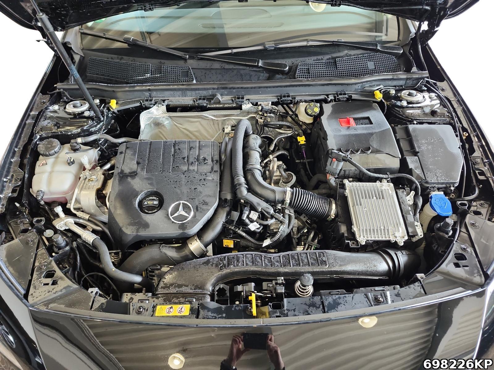 Fahrzeugabbildung Mercedes-Benz A 180 Progressive AHK Kamera Lenkradhzg.
