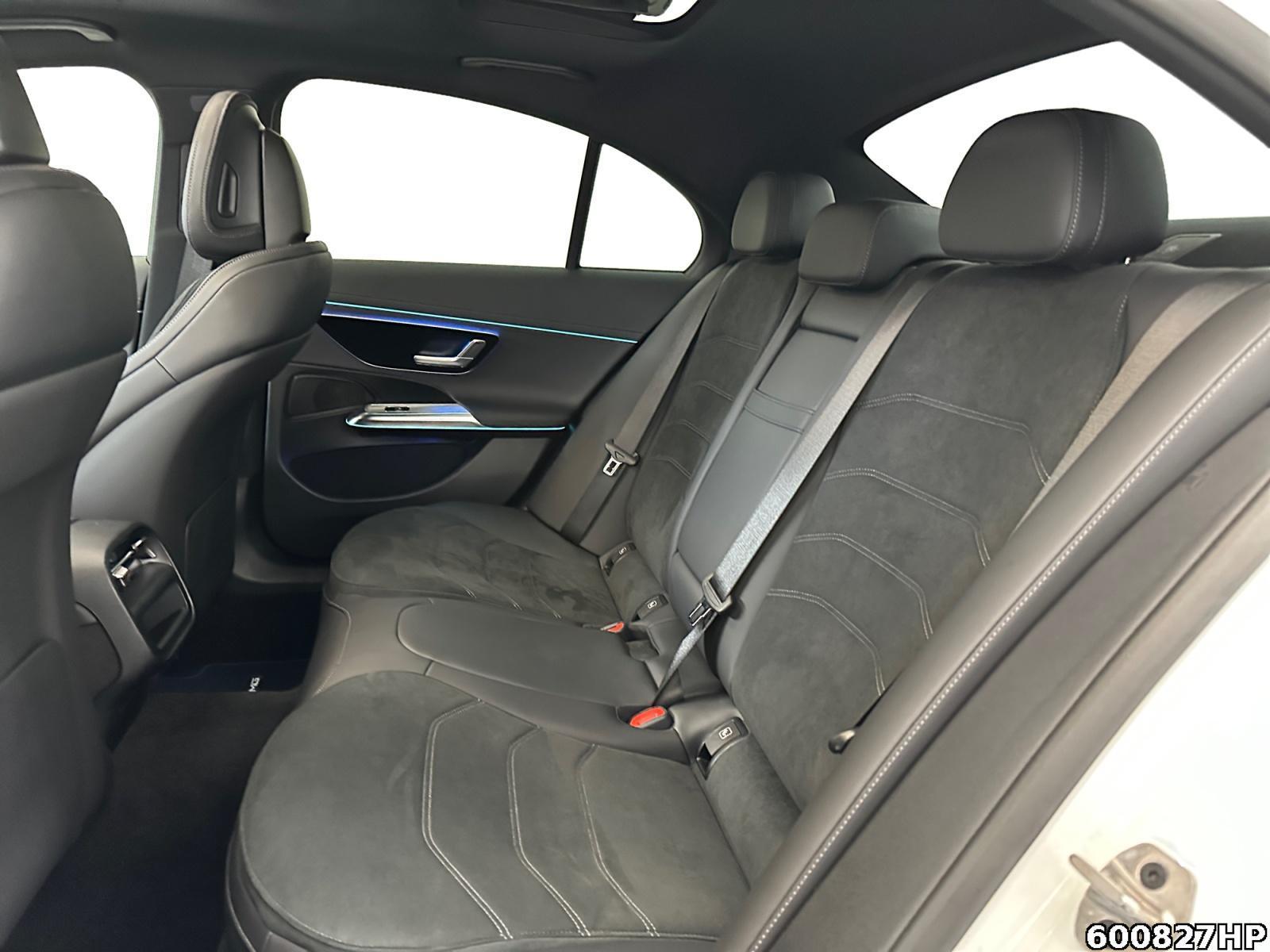Fahrzeugabbildung Mercedes-Benz E 200 AMG Night Digital-Light AHK Pano 20