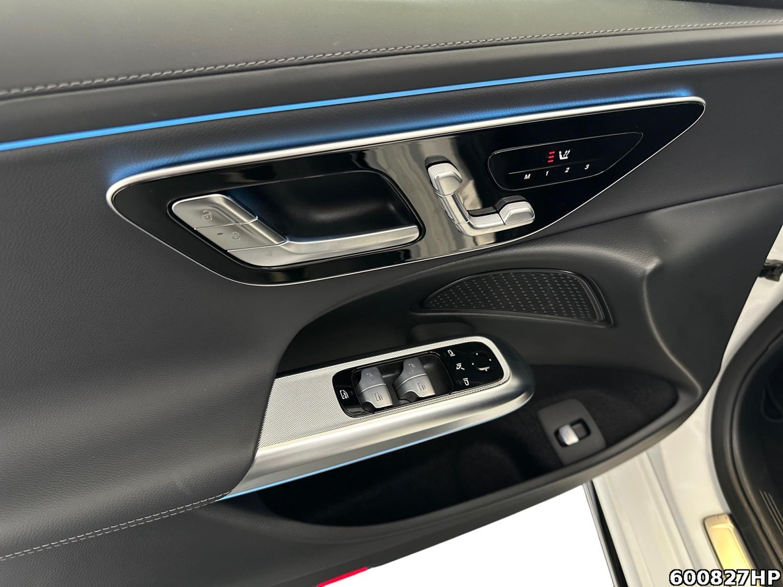 Fahrzeugabbildung Mercedes-Benz E 200 AMG Night Digital-Light AHK Pano 20