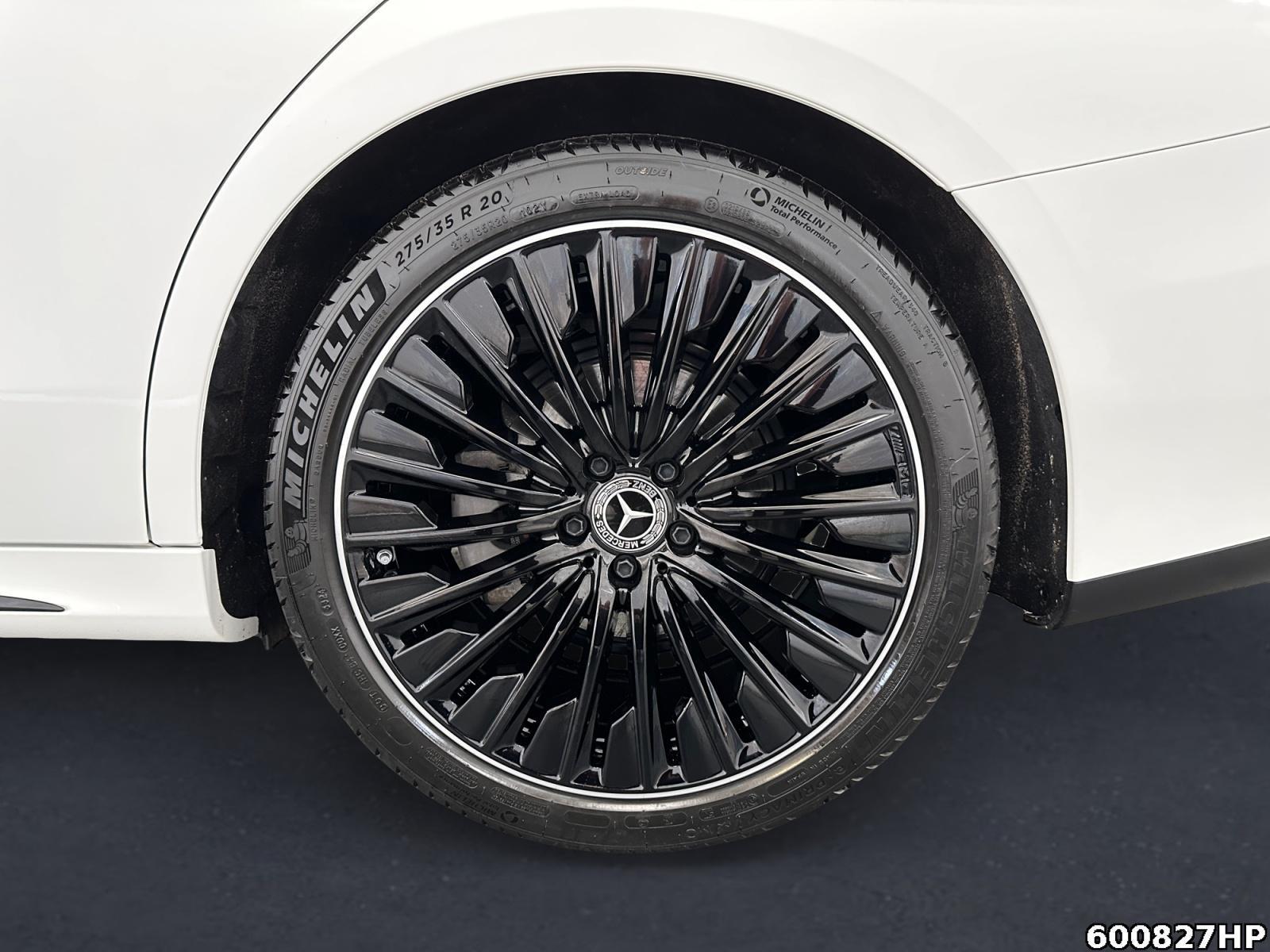 Fahrzeugabbildung Mercedes-Benz E 200 AMG Night Digital-Light AHK Pano 20