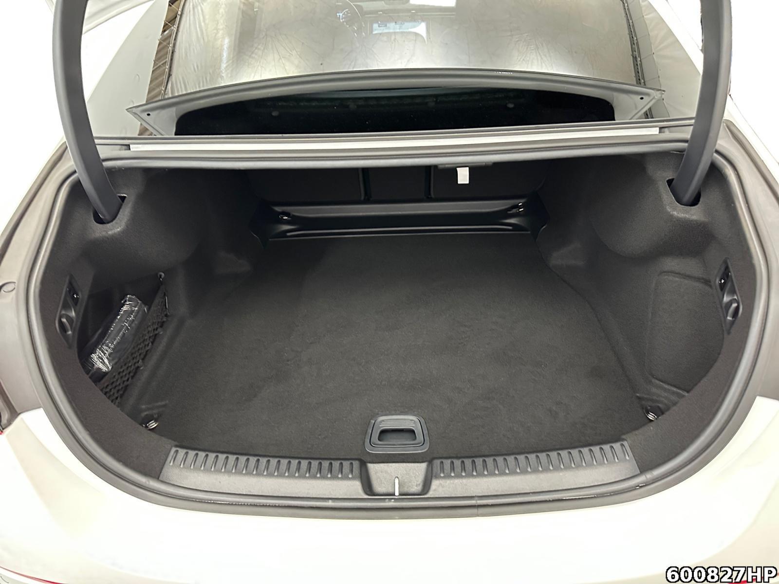 Fahrzeugabbildung Mercedes-Benz E 200 AMG Night Digital-Light AHK Pano 20
