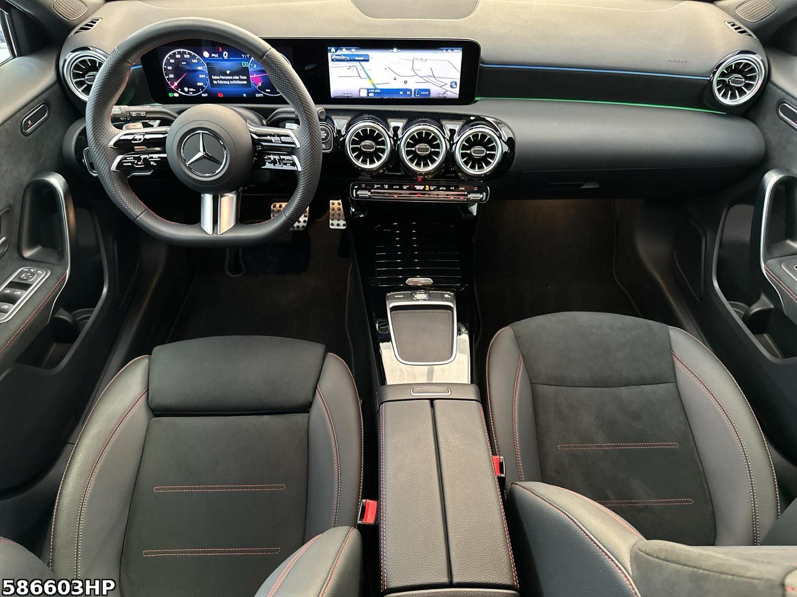 Fahrzeugabbildung Mercedes-Benz A 200 AMG AHK DISTRONIC AMG18