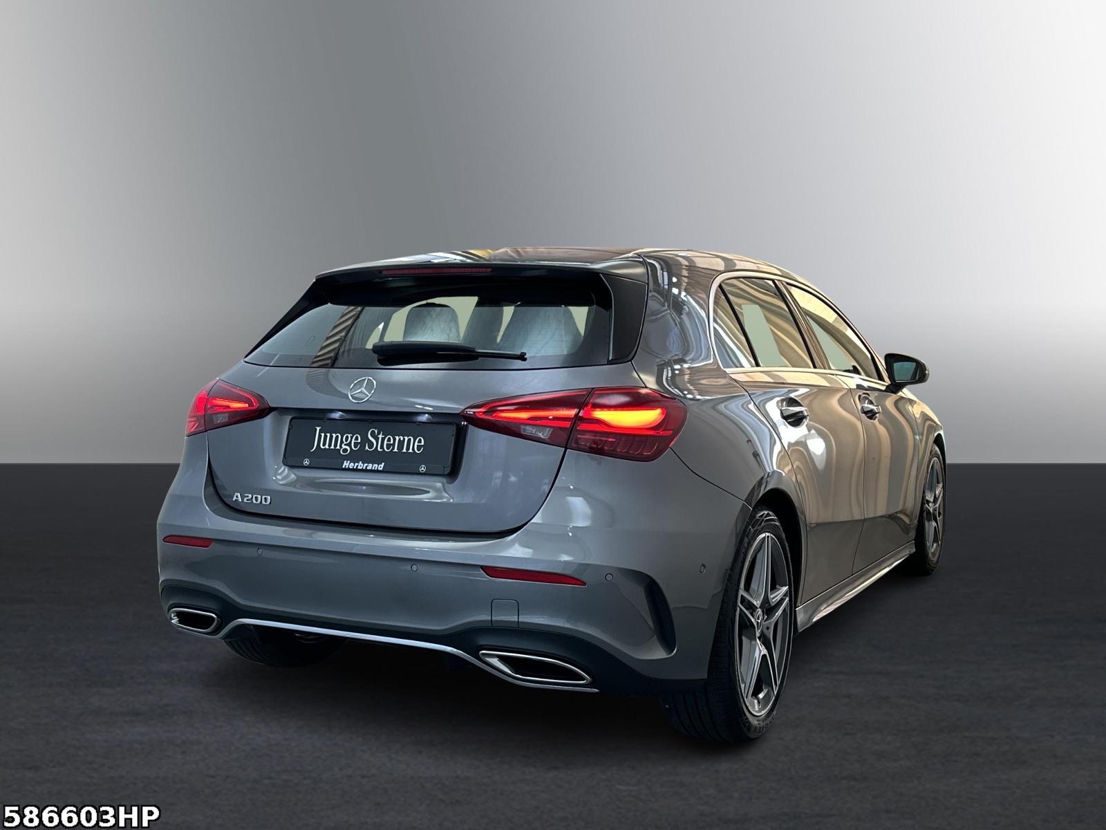 Fahrzeugabbildung Mercedes-Benz A 200 AMG AHK DISTRONIC AMG18