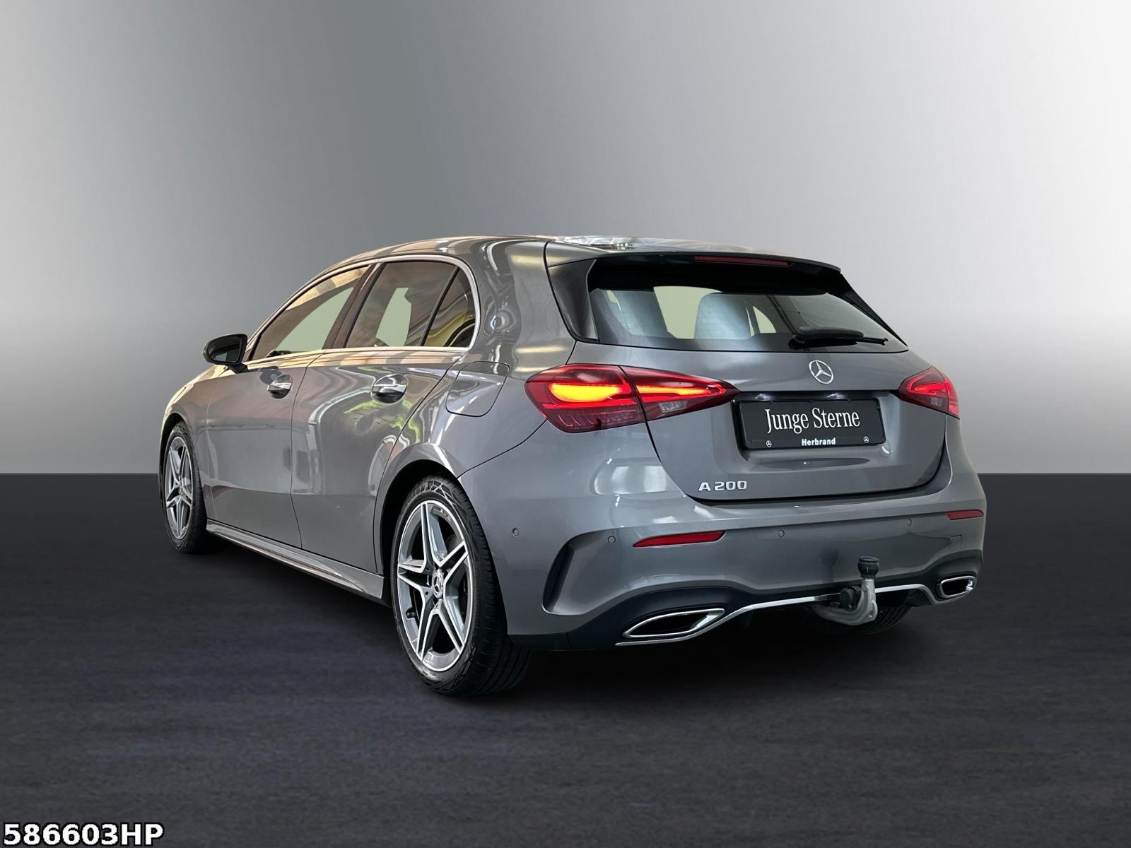Fahrzeugabbildung Mercedes-Benz A 200 AMG AHK DISTRONIC AMG18