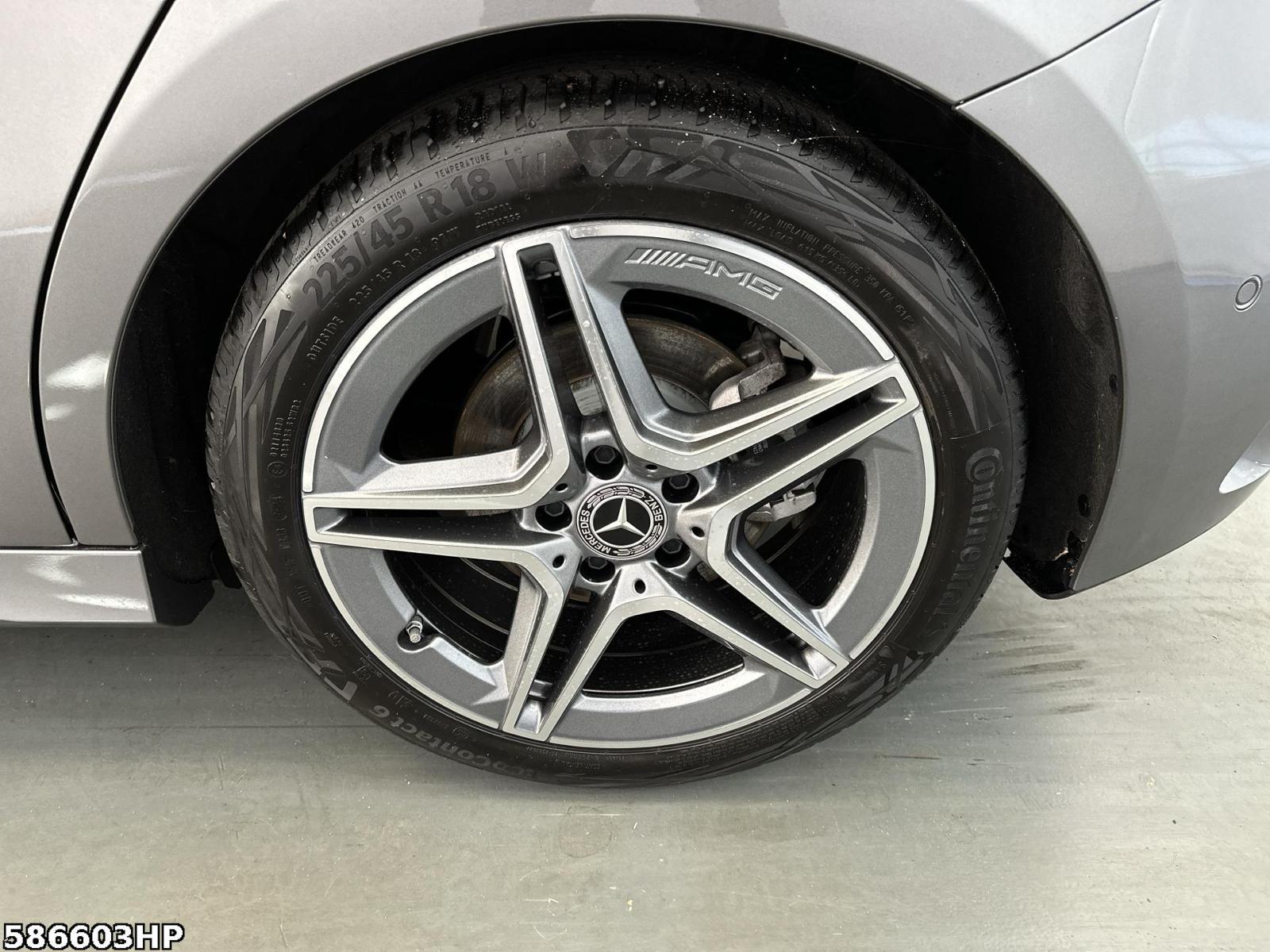 Fahrzeugabbildung Mercedes-Benz A 200 AMG AHK DISTRONIC AMG18