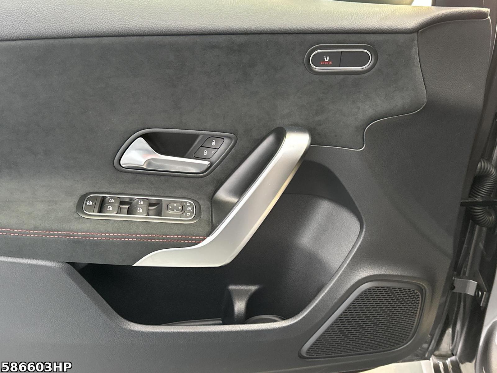 Fahrzeugabbildung Mercedes-Benz A 200 AMG AHK DISTRONIC AMG18