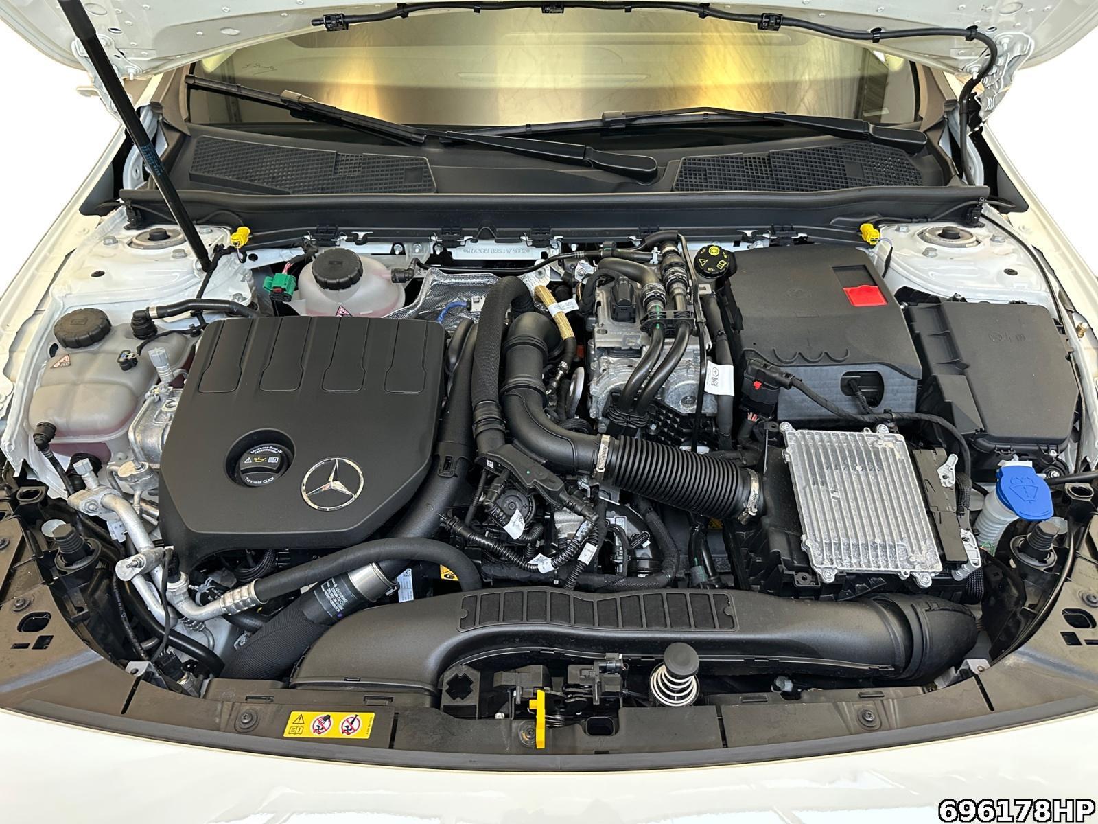 Fahrzeugabbildung Mercedes-Benz A 250 Progressive Limousine Widescreen Kamera