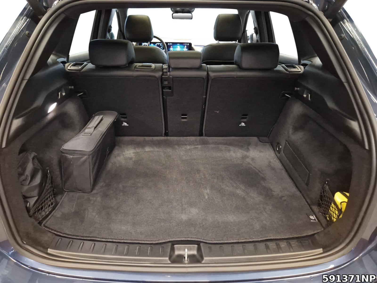 Fahrzeugabbildung Mercedes-Benz EQA Progressive Panorama Distronic Memory