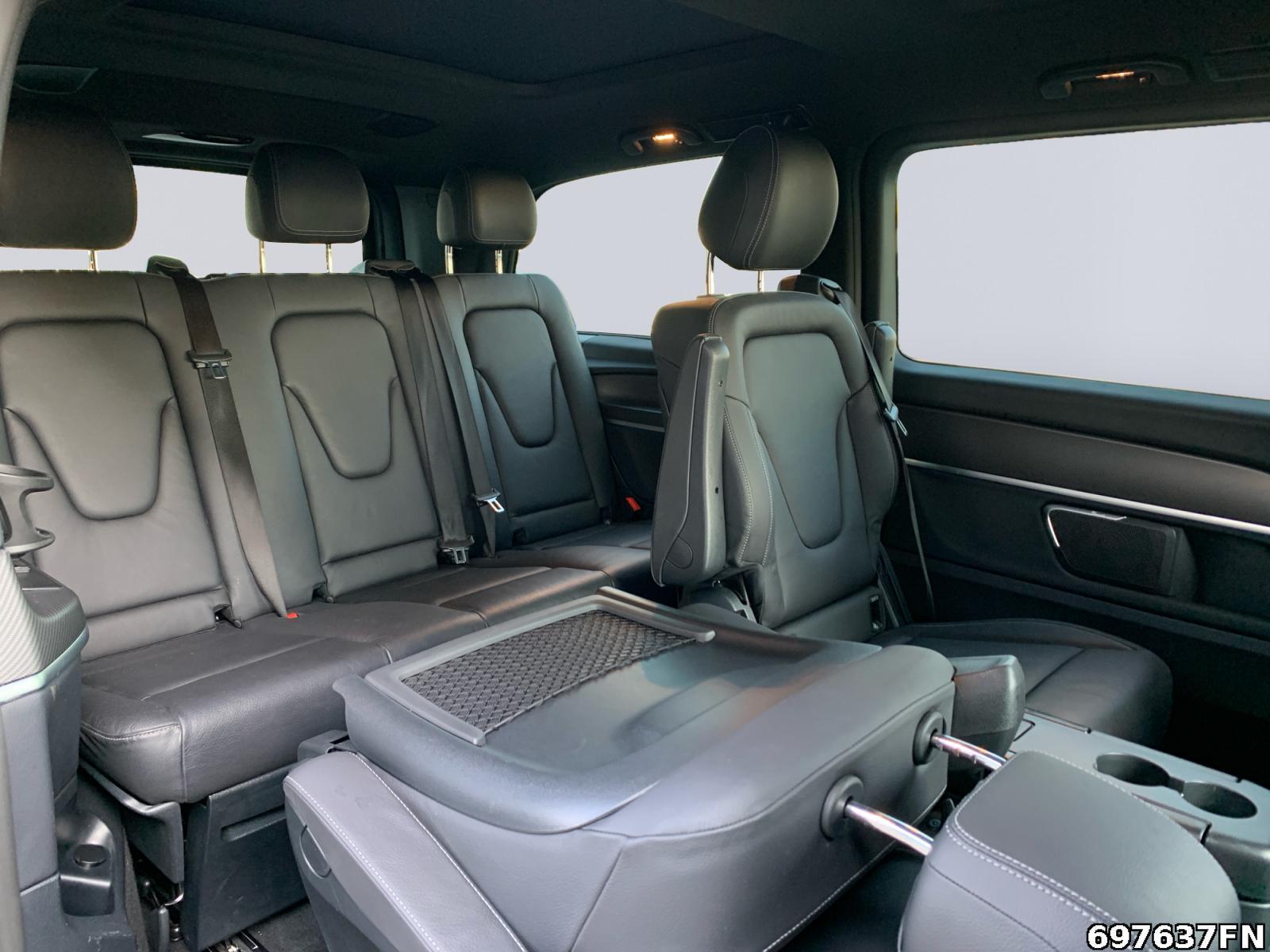 Fahrzeugabbildung Mercedes-Benz V 300 EAV/L 4MATIC AMG *AIRMATIC*PANO-DACH*DISTR