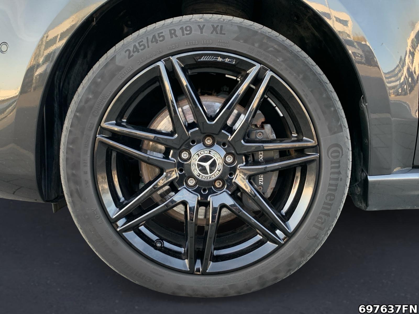 Fahrzeugabbildung Mercedes-Benz V 300 EAV/L 4MATIC AMG *AIRMATIC*PANO-DACH*DISTR