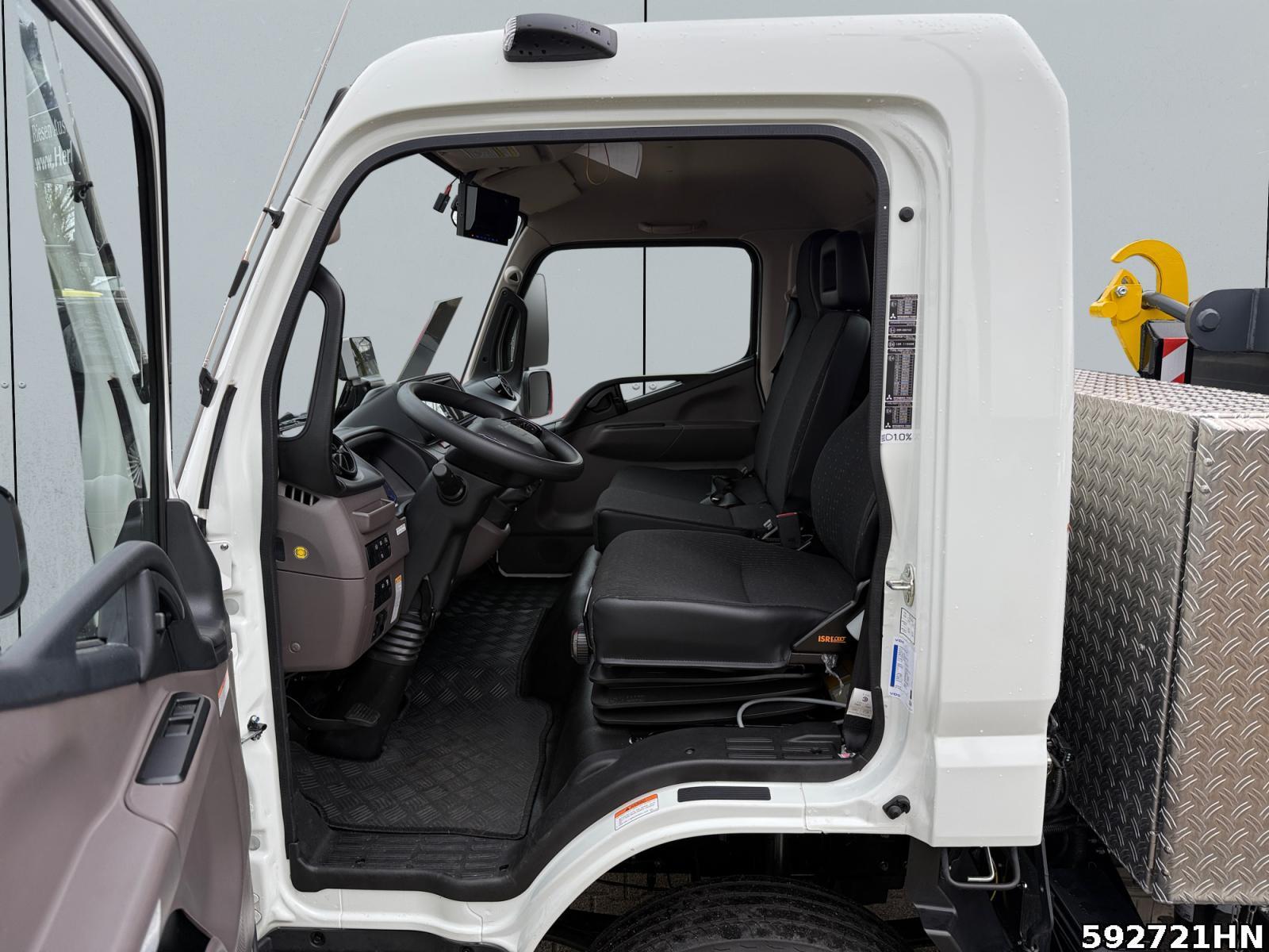 Fahrzeugabbildung FUSO Canter 7C18 HYVA Abrollkipper Box, Vfhrzg.