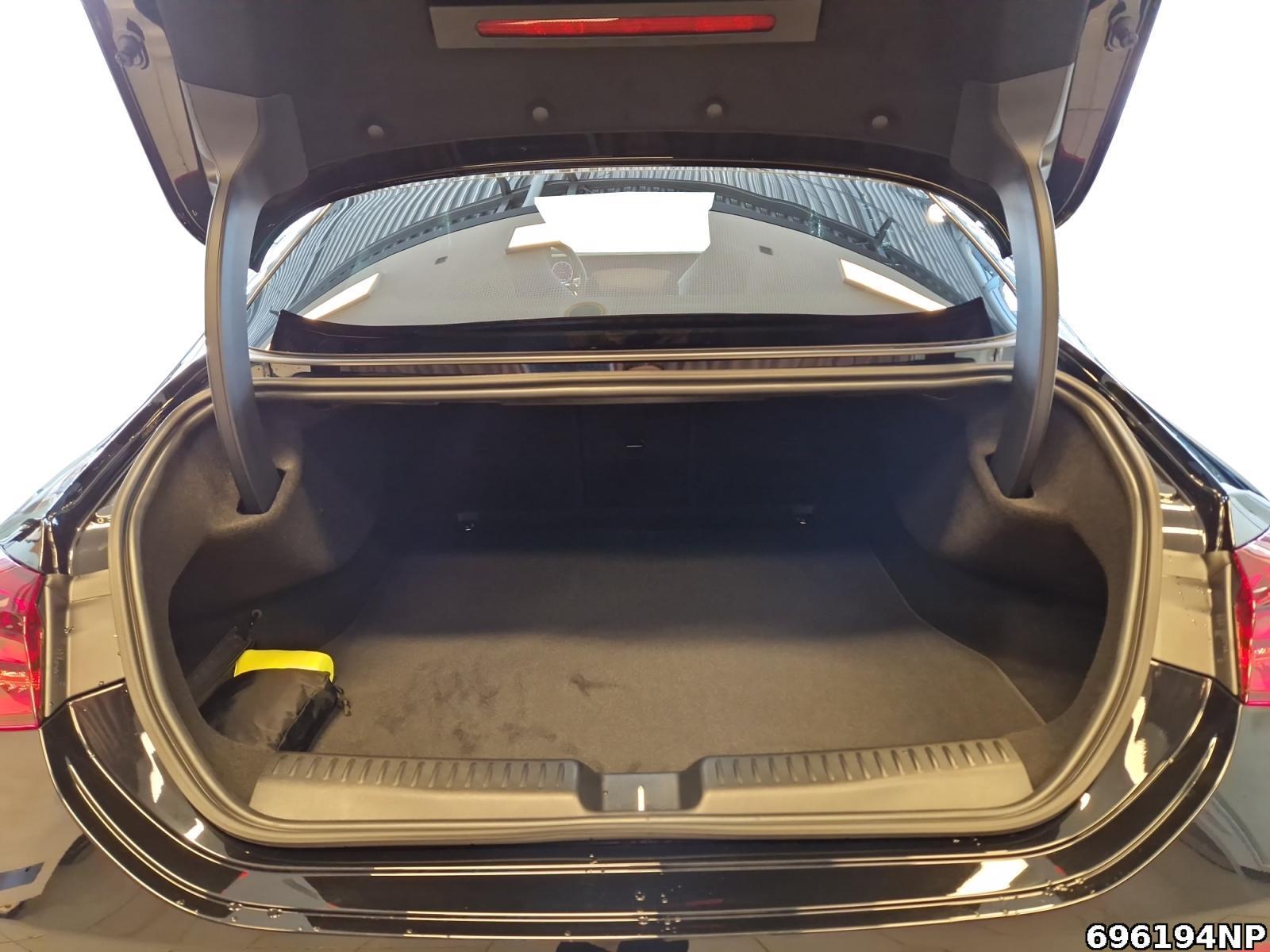 Fahrzeugabbildung Mercedes-Benz CLA 200 AMG-LINE+BURMESTER+AHK+DISTRONIC+MULTIB