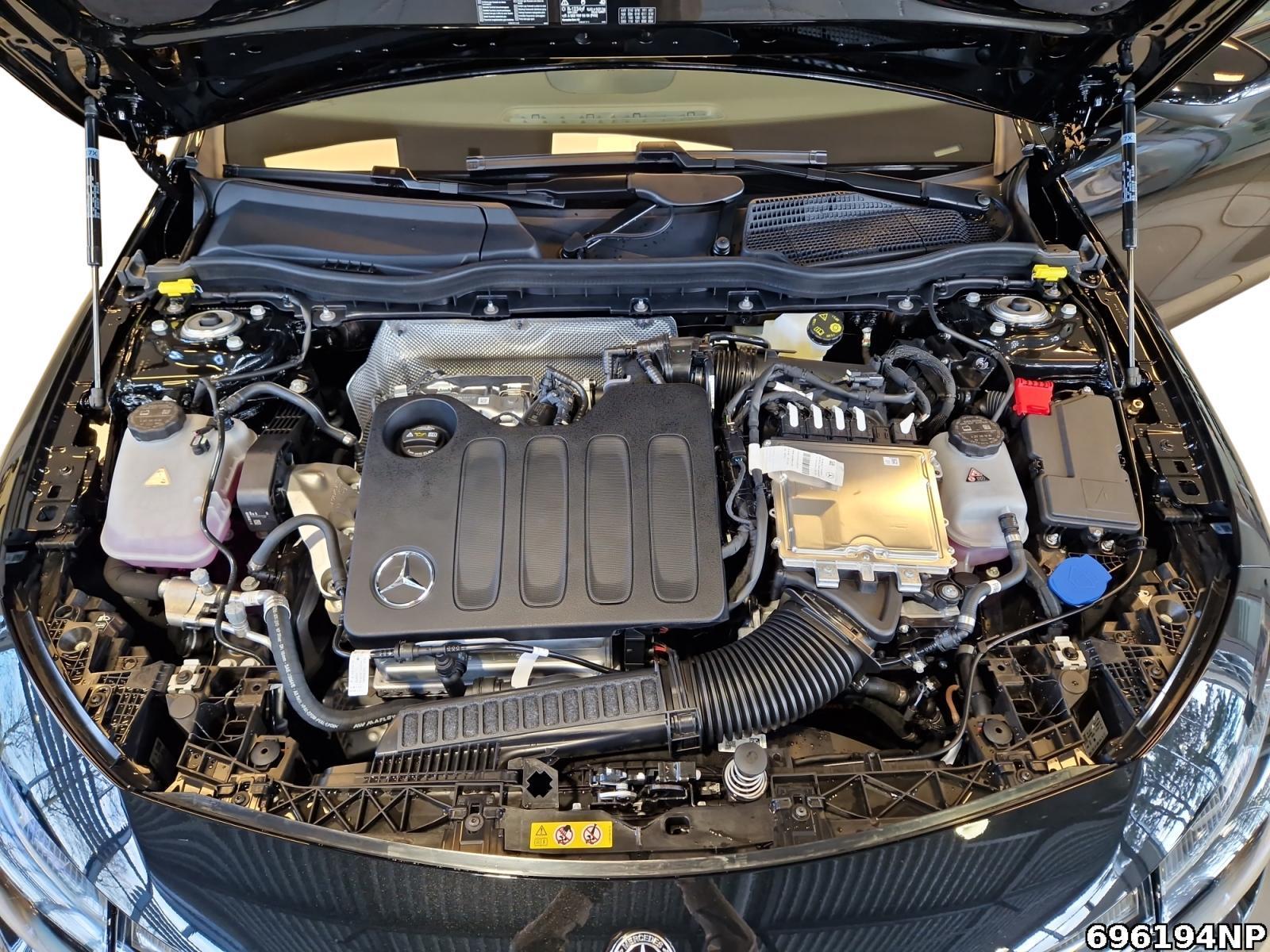 Fahrzeugabbildung Mercedes-Benz CLA 200 AMG-LINE+BURMESTER+AHK+DISTRONIC+MULTIB