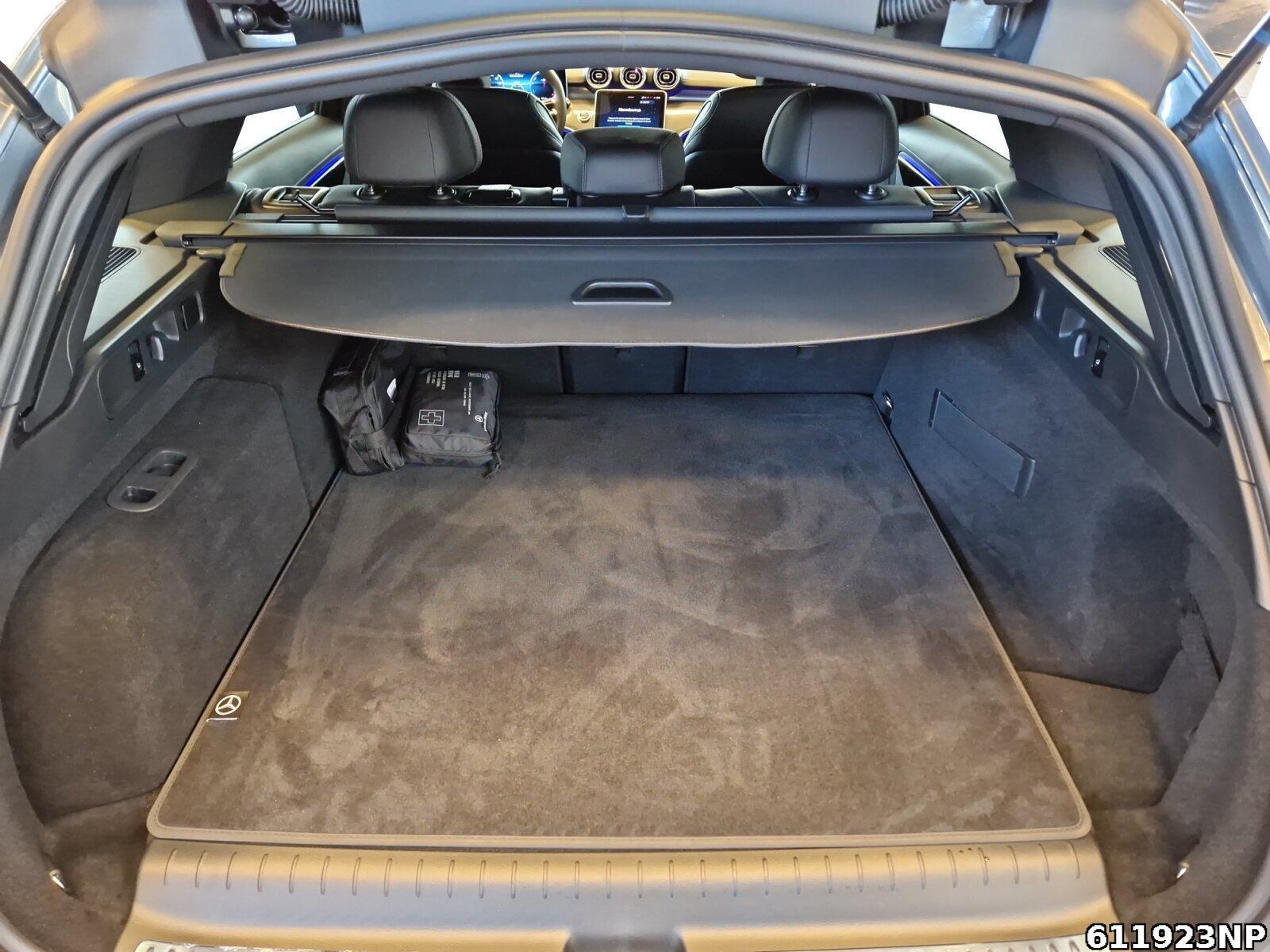 Fahrzeugabbildung Mercedes-Benz C 300 e T AMG AHK 360° Distronic Memory Ambiente