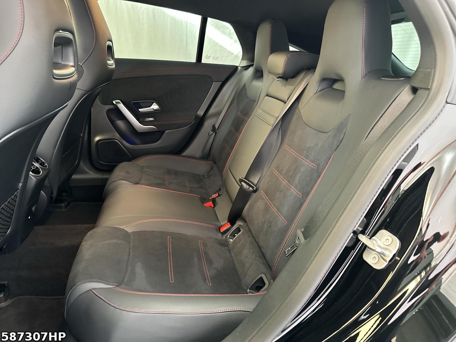 Fahrzeugabbildung Mercedes-Benz CLA 180 Shooting Brake AMG Keyless-GO SHZ. AHK.