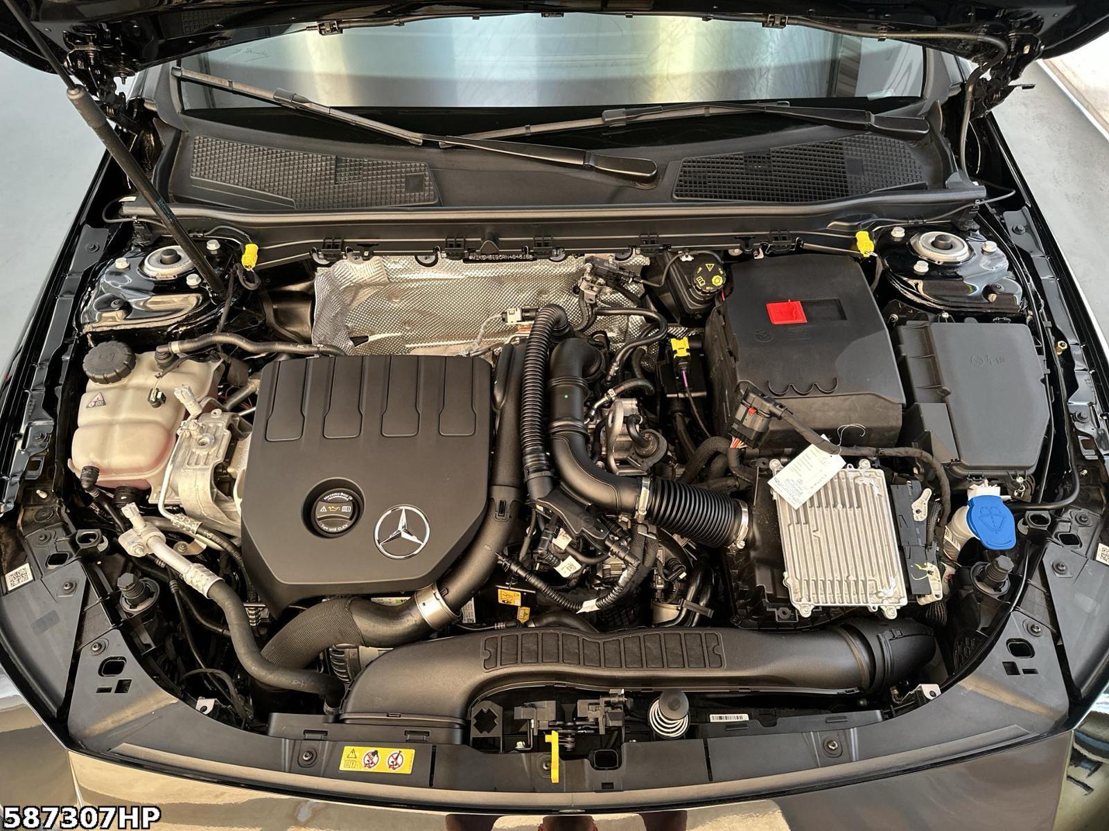 Fahrzeugabbildung Mercedes-Benz CLA 180 Shooting Brake AMG Keyless-GO SHZ. AHK.