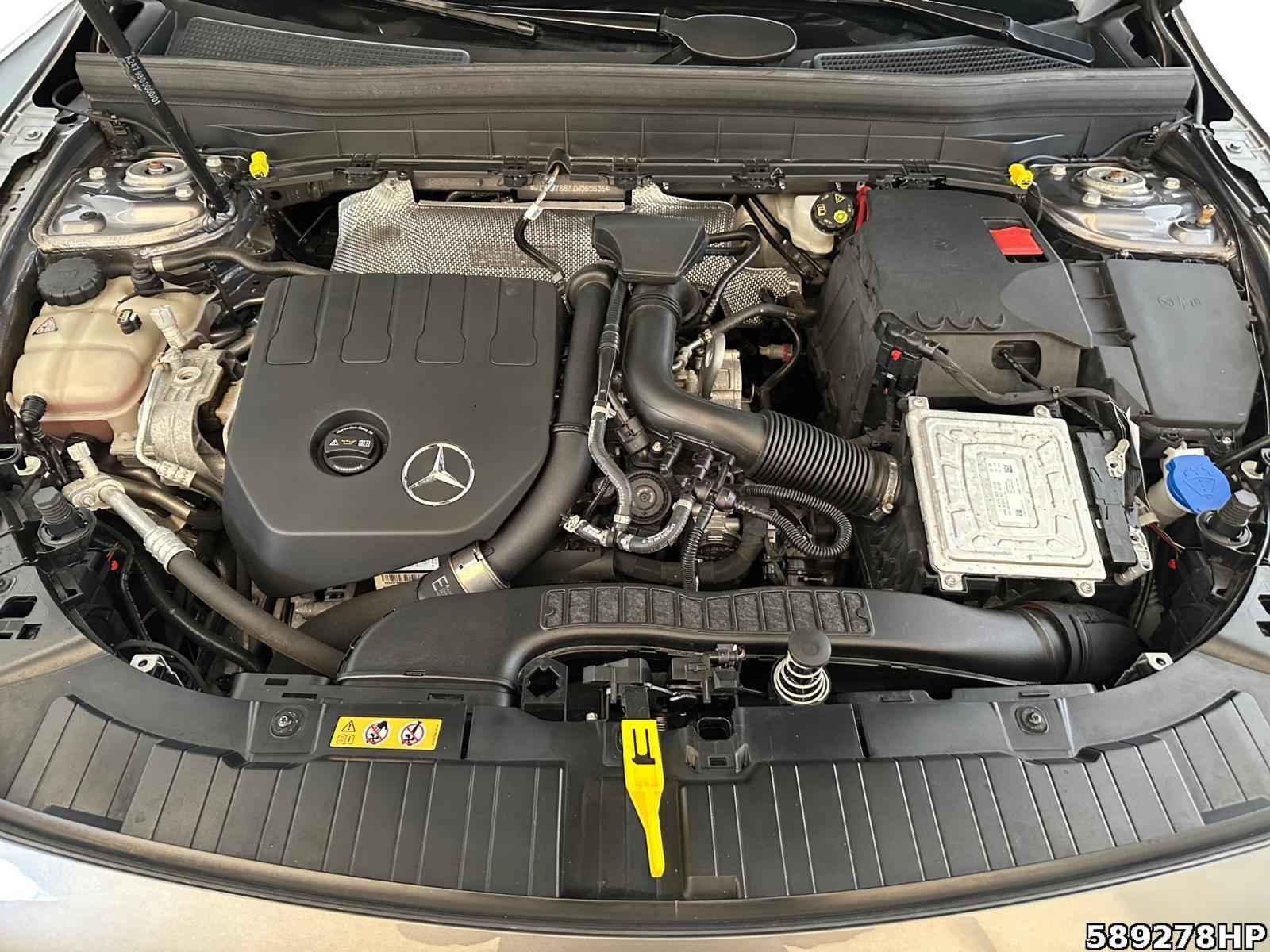 Fahrzeugabbildung Mercedes-Benz GLB 200 AMG Line AHK Totwinkel Rückfahrkamera <