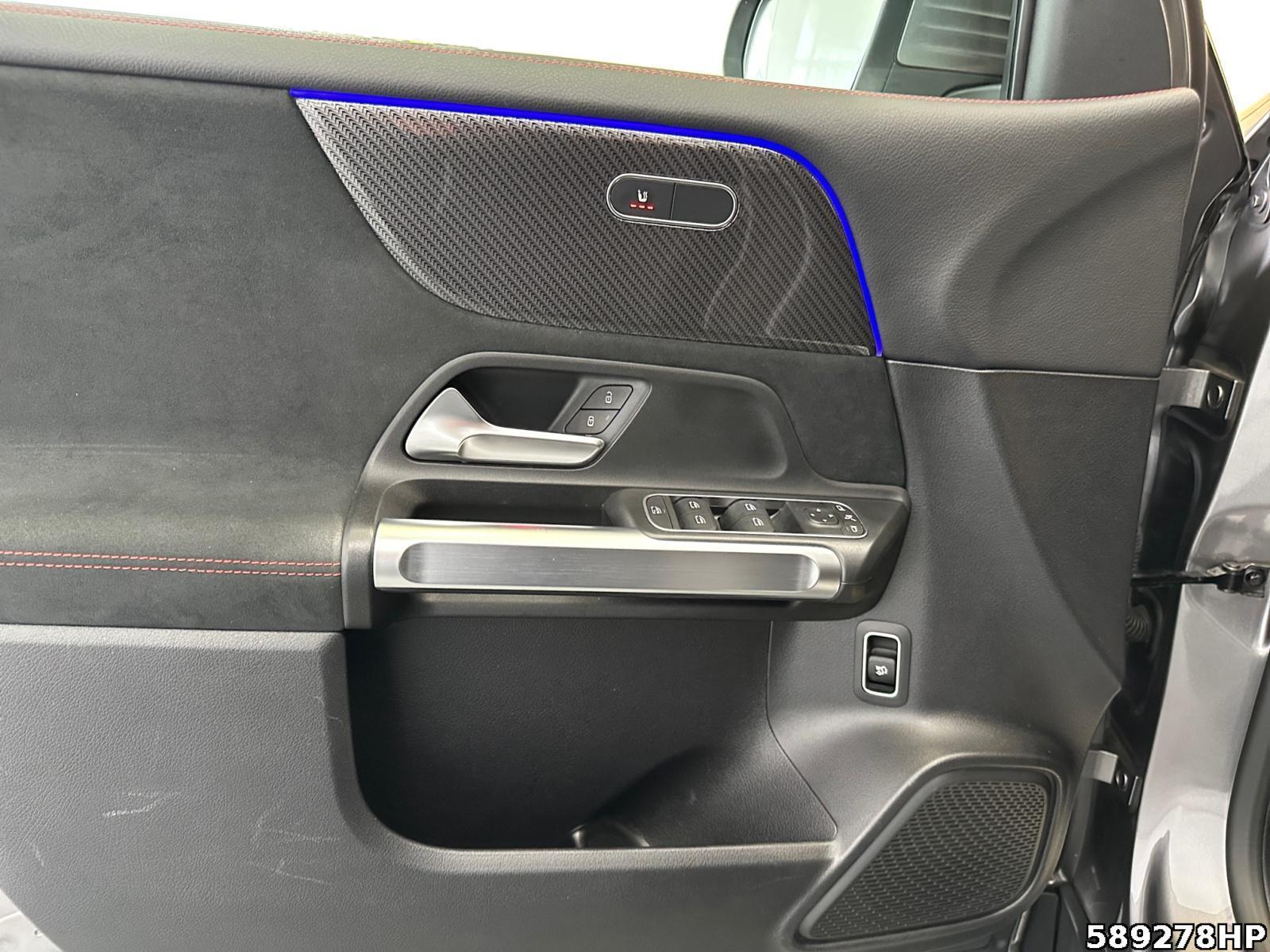 Fahrzeugabbildung Mercedes-Benz GLB 200 AMG Line AHK Totwinkel Rückfahrkamera <