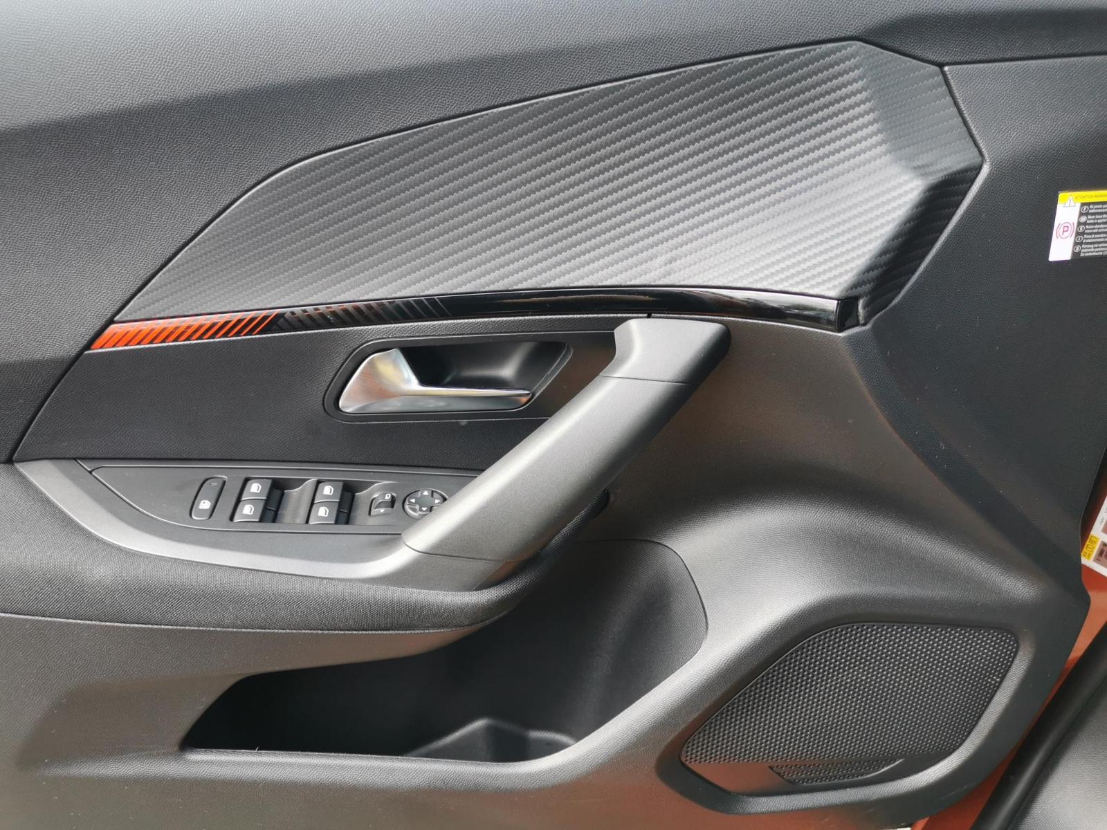 Fahrzeugabbildung Peugeot 2008 +*Panoramadach*Sitzhzg*LED*Elektr.Sitz*