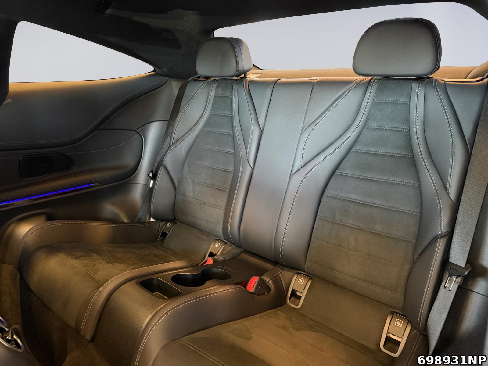 Fahrzeugabbildung Mercedes-Benz CLE 300 e Coupé AMG Digital-Light Pano Night 360