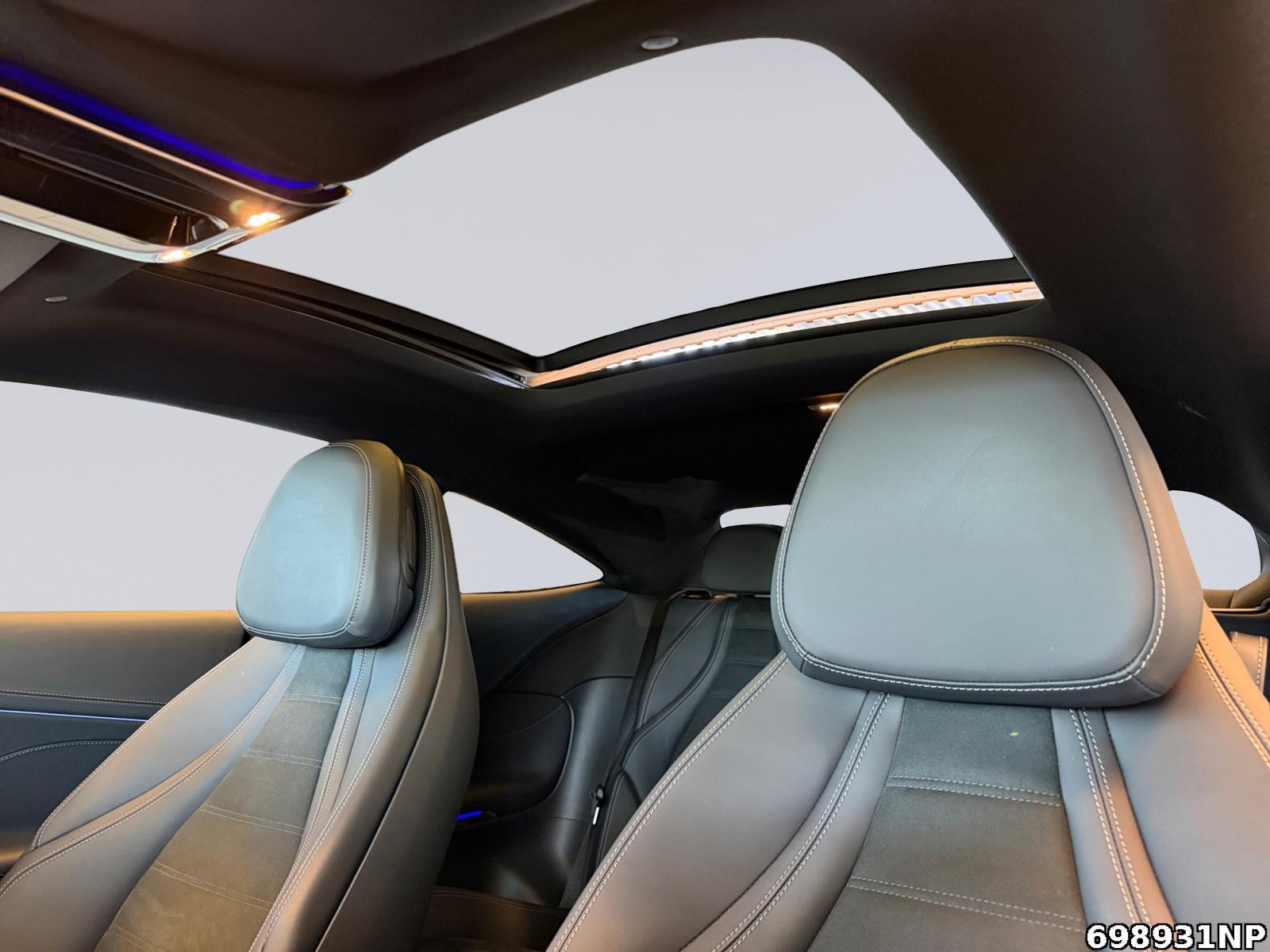 Fahrzeugabbildung Mercedes-Benz CLE 300 e Coupé AMG Digital-Light Pano Night 360