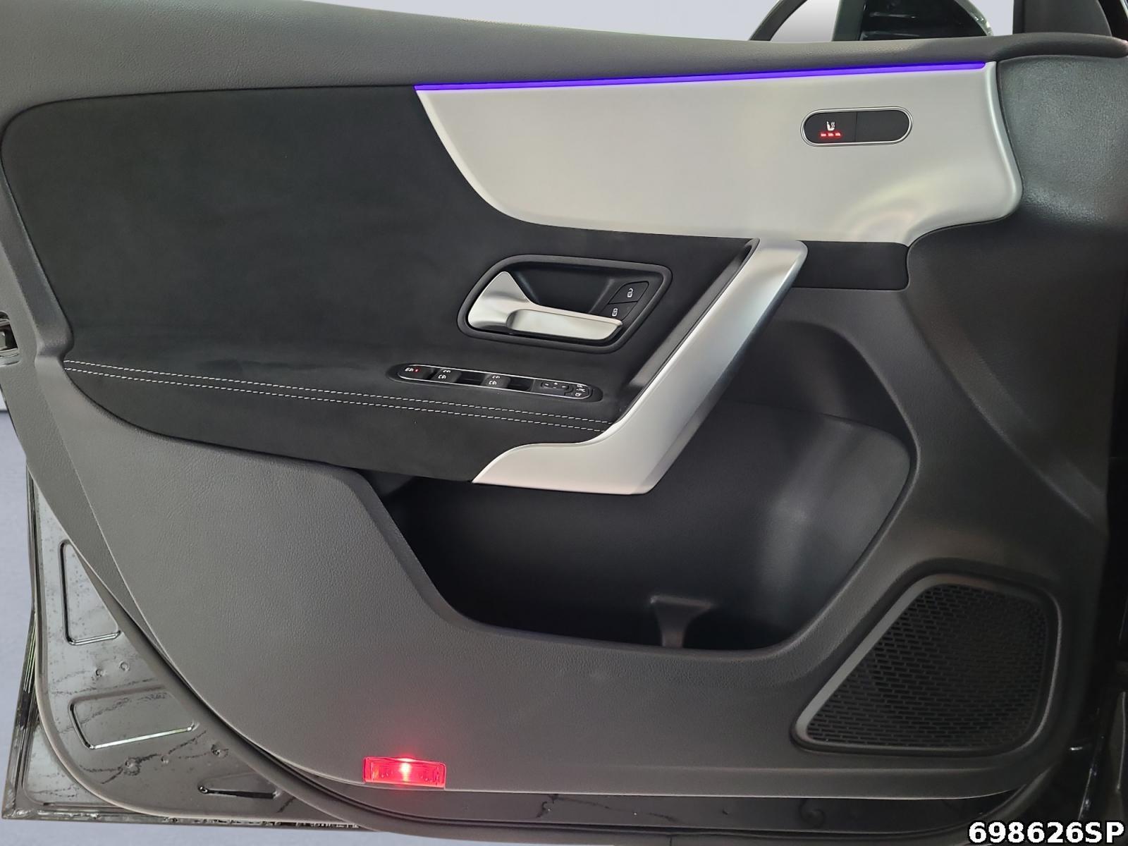 Fahrzeugabbildung Mercedes-Benz A 200 AMG Distronic Night Kamera