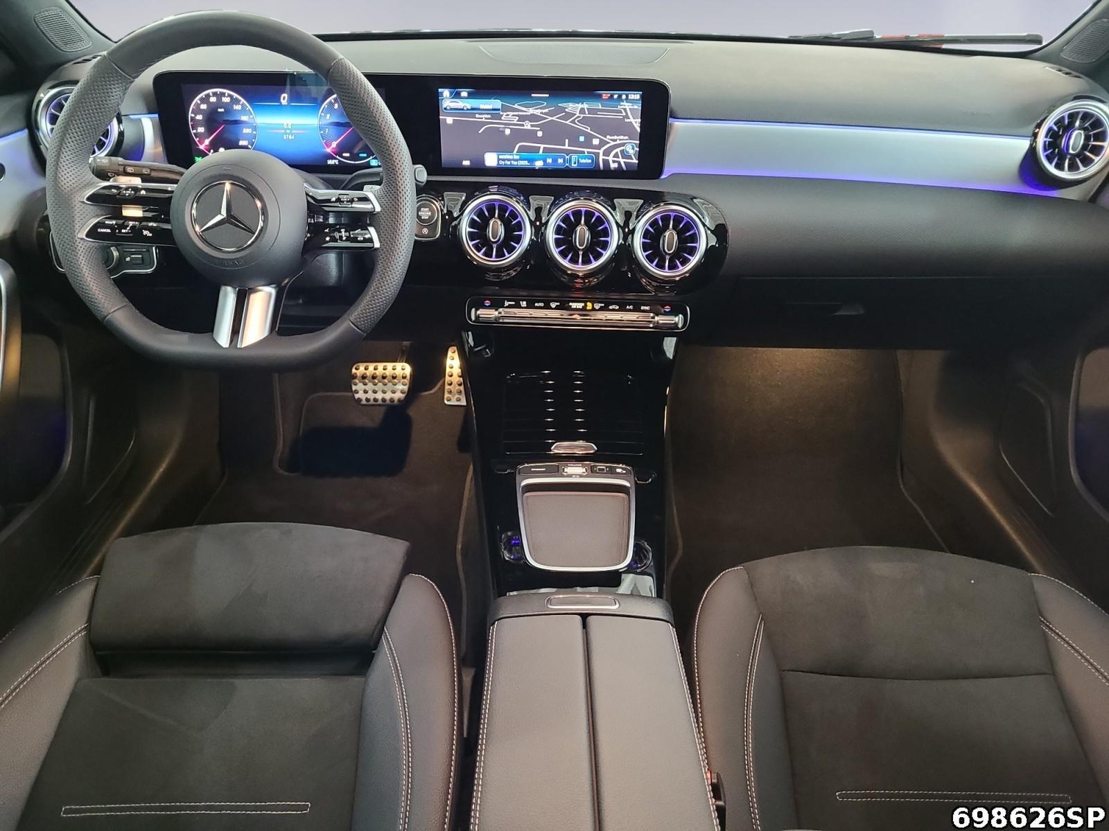 Fahrzeugabbildung Mercedes-Benz A 200 AMG Distronic Night Kamera