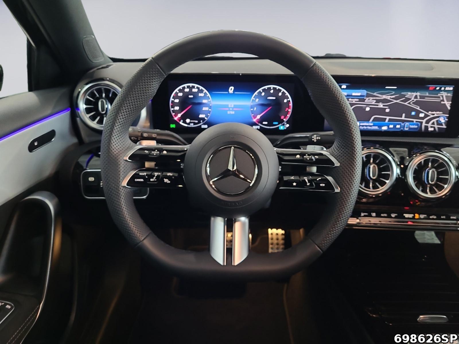 Fahrzeugabbildung Mercedes-Benz A 200 AMG Distronic Night Kamera