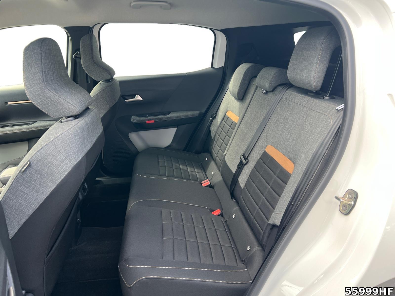 Fahrzeugabbildung Citroën C3 Aircross Plus Hybrid 145 PS AT