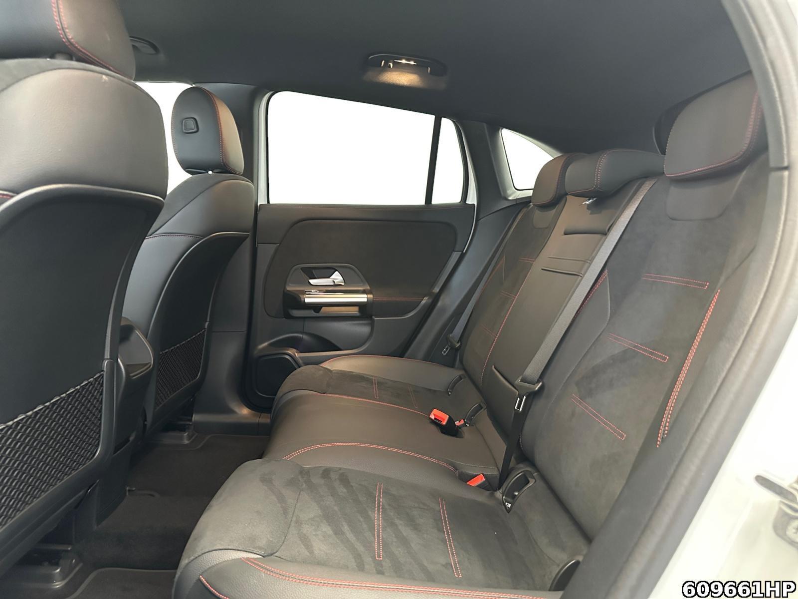 Fahrzeugabbildung Mercedes-Benz EQA AMG AHK Night Ambiente Kamera Totw.
